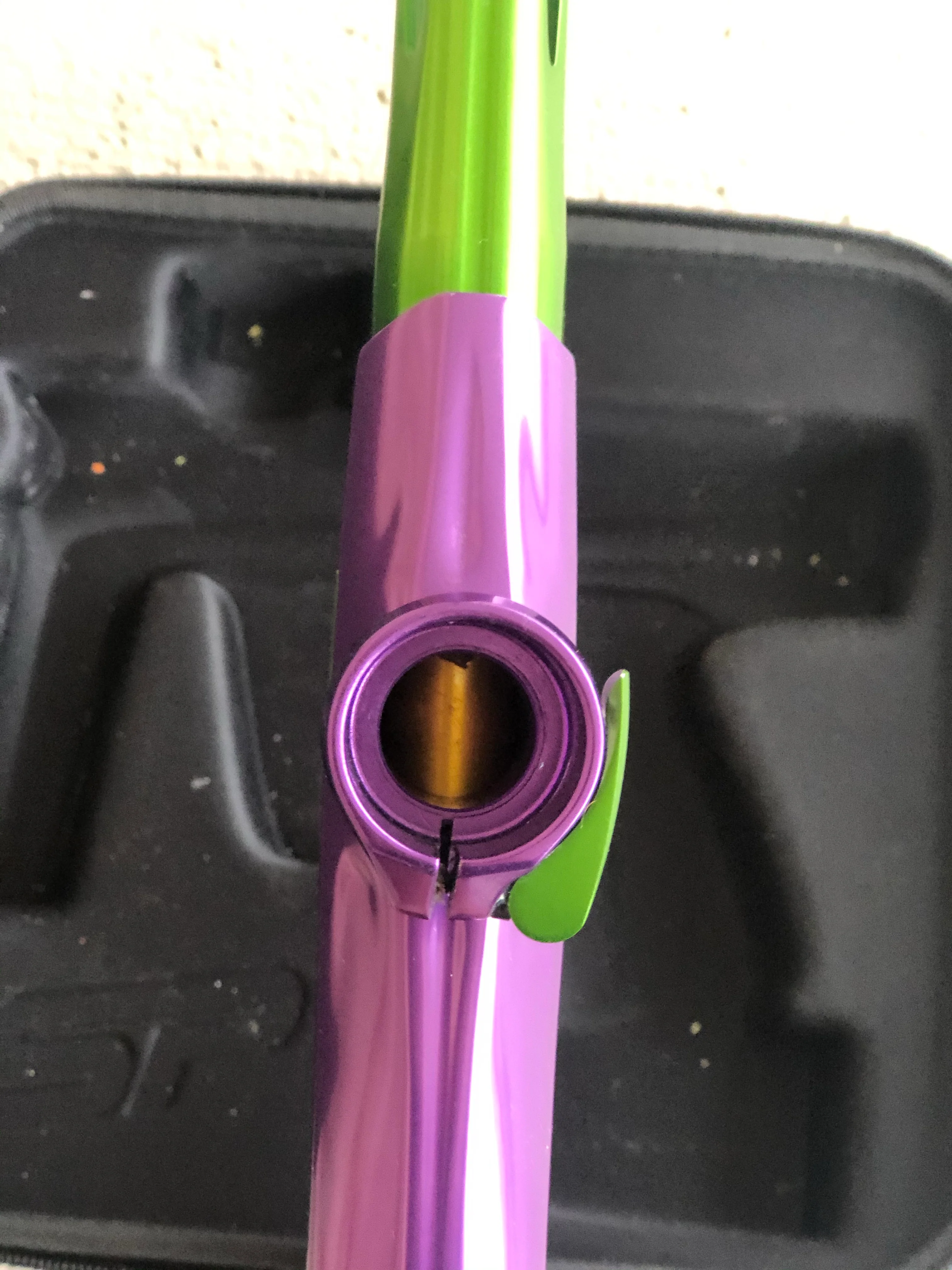 Used Shocker RSX Paintball Gun - Gloss Purple w/ Lime - Image 5