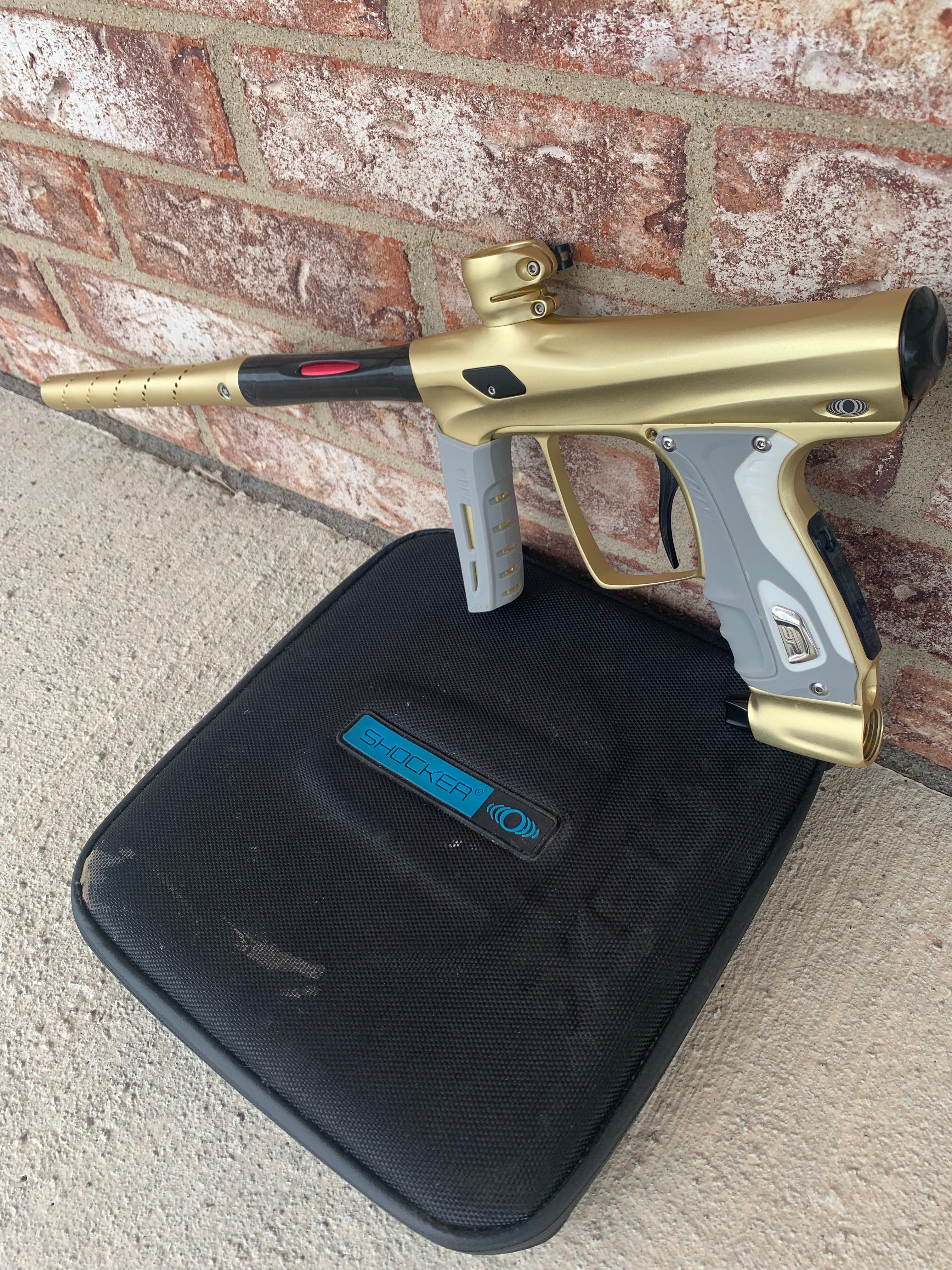 Used Shocker RSX Paintball Marker- Dusk Gold - Image 3