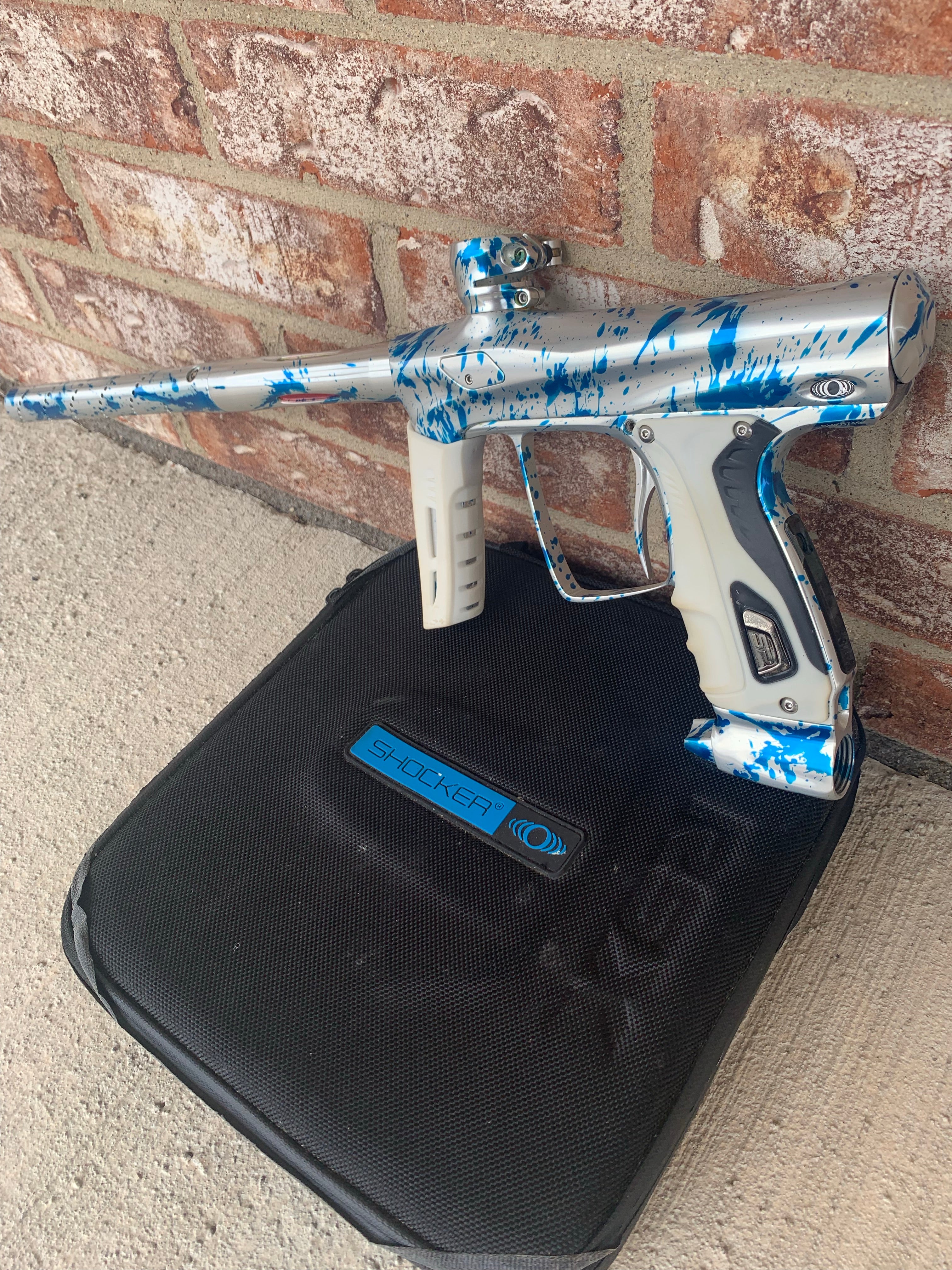 Used Shocker RSX Paintball Marker - Silver/Blue Splash - Image 3