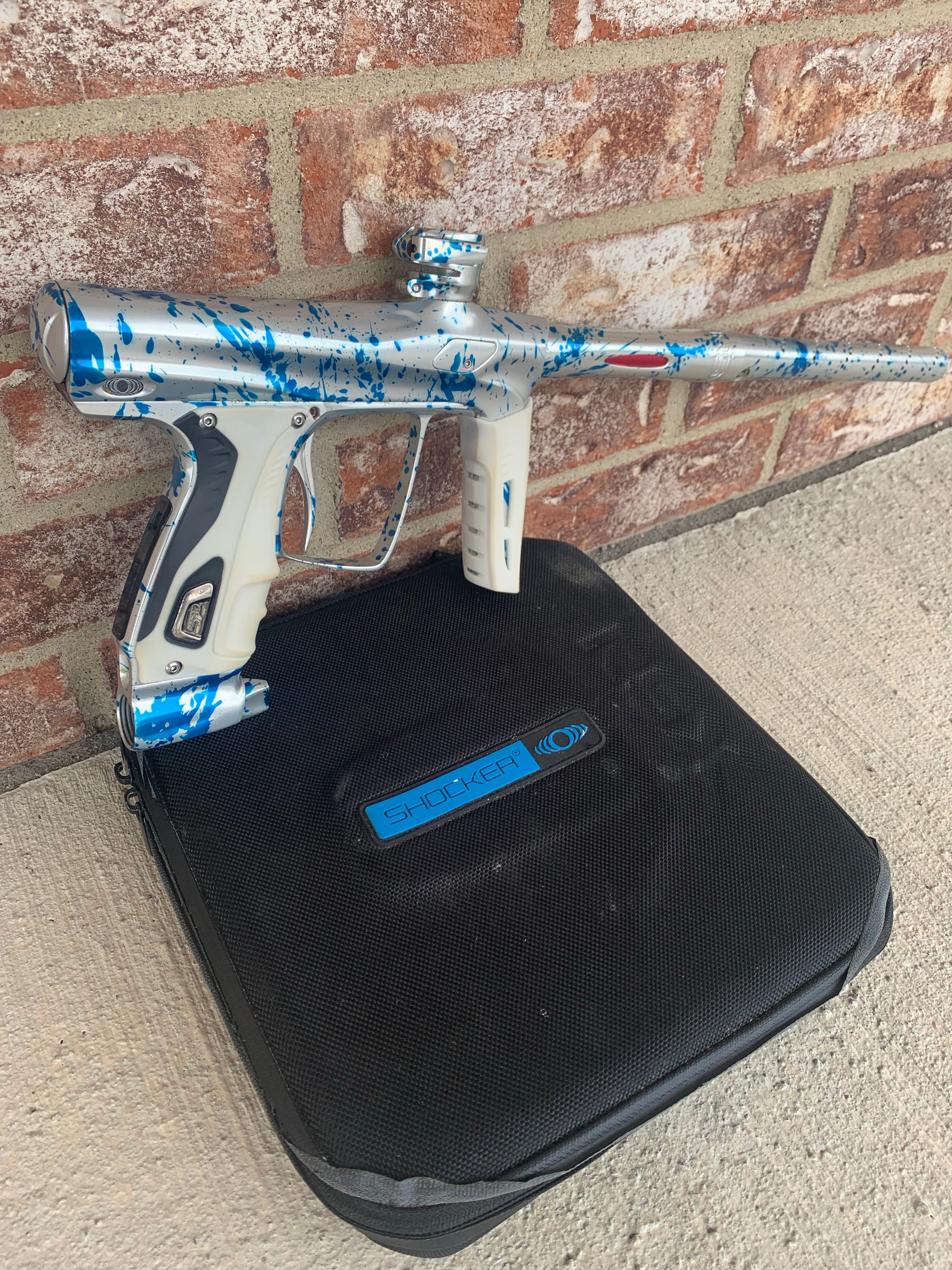 Used Shocker RSX Paintball Marker - Silver/Blue Splash - Image 5