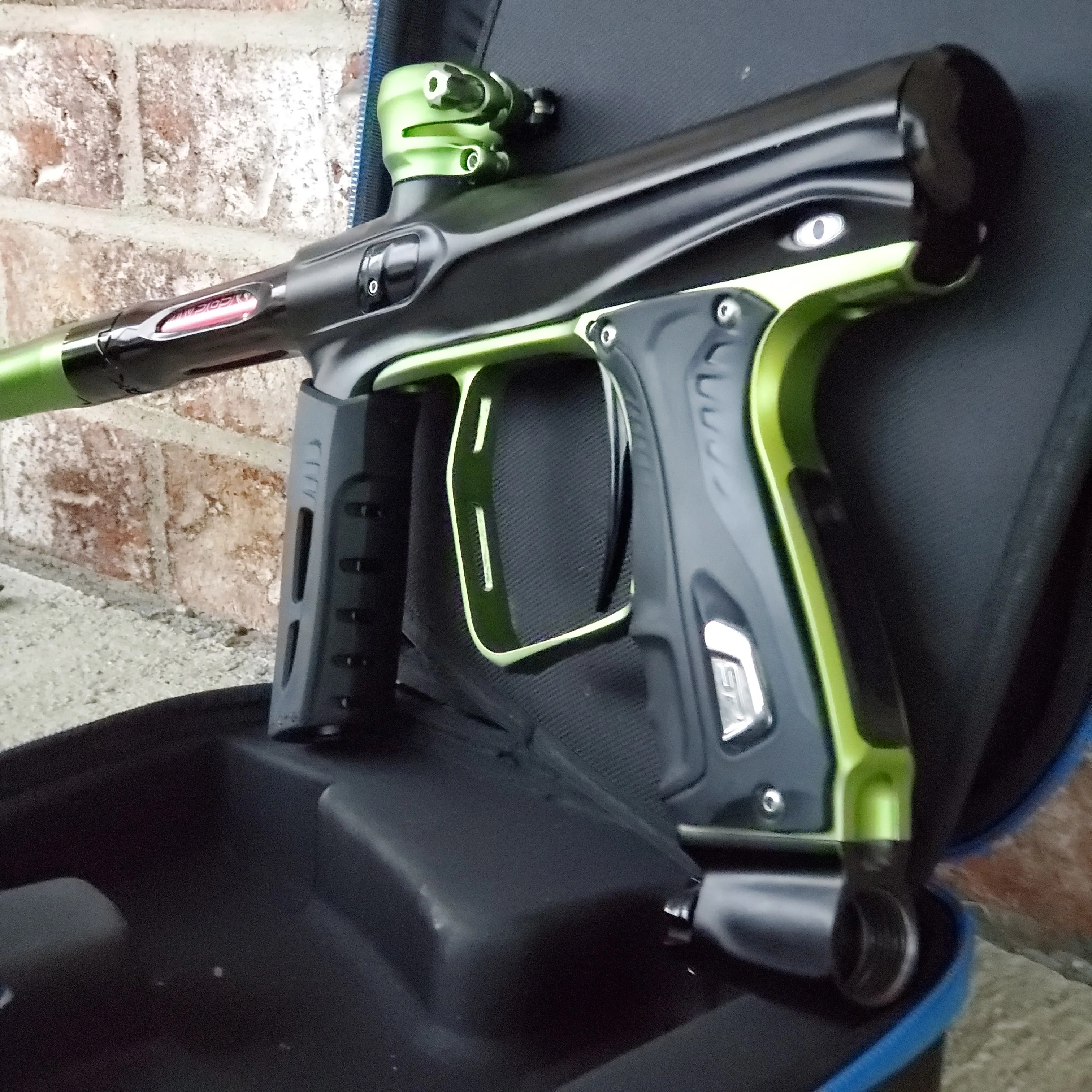 Used Shocker XLS Paintball Gun - Black / Green - Image 3