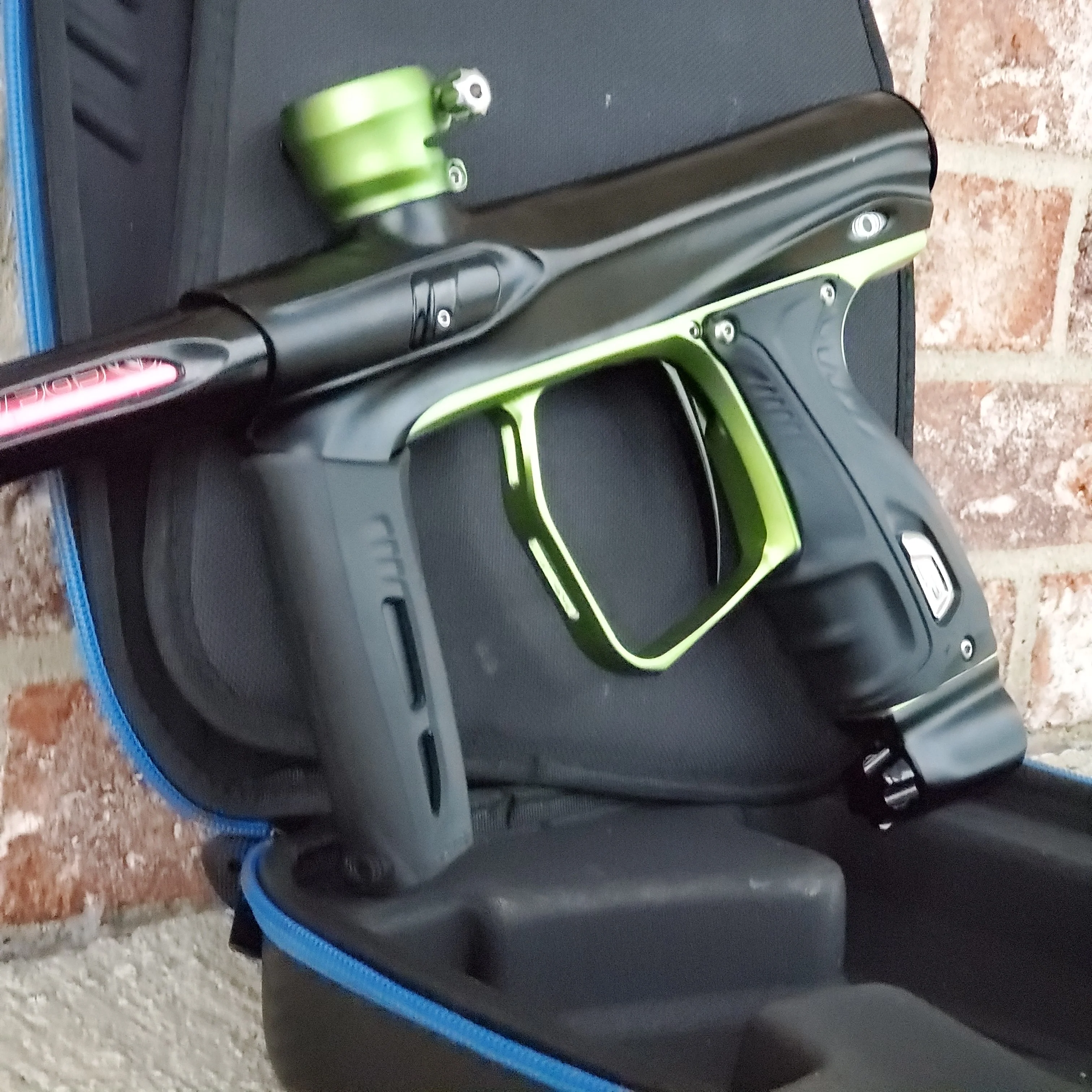 Used Shocker XLS Paintball Gun - Black / Green - Image 4