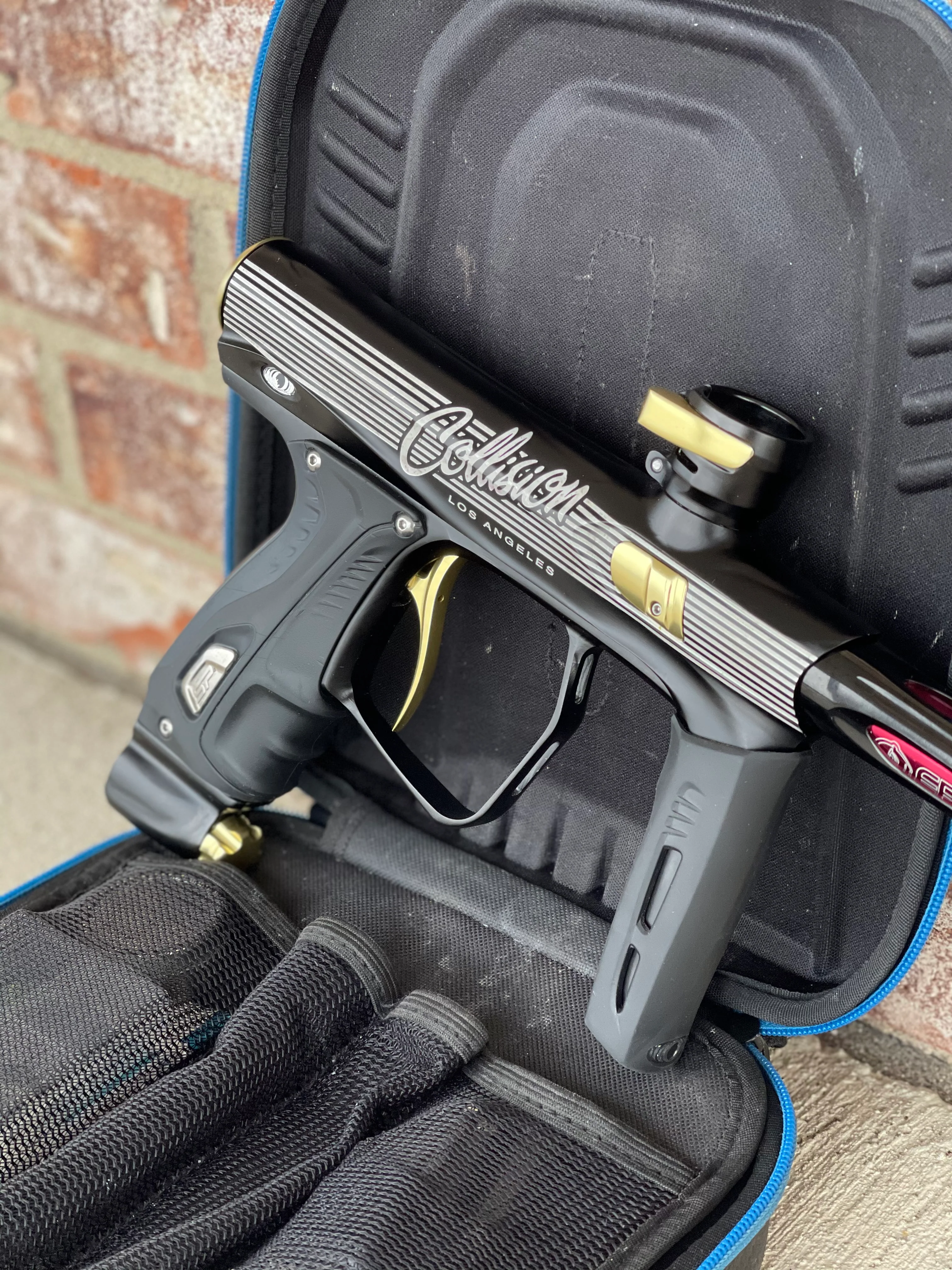 Used Shocker XLS Paintball Gun - LA Collision - Black/Gold - Image 3