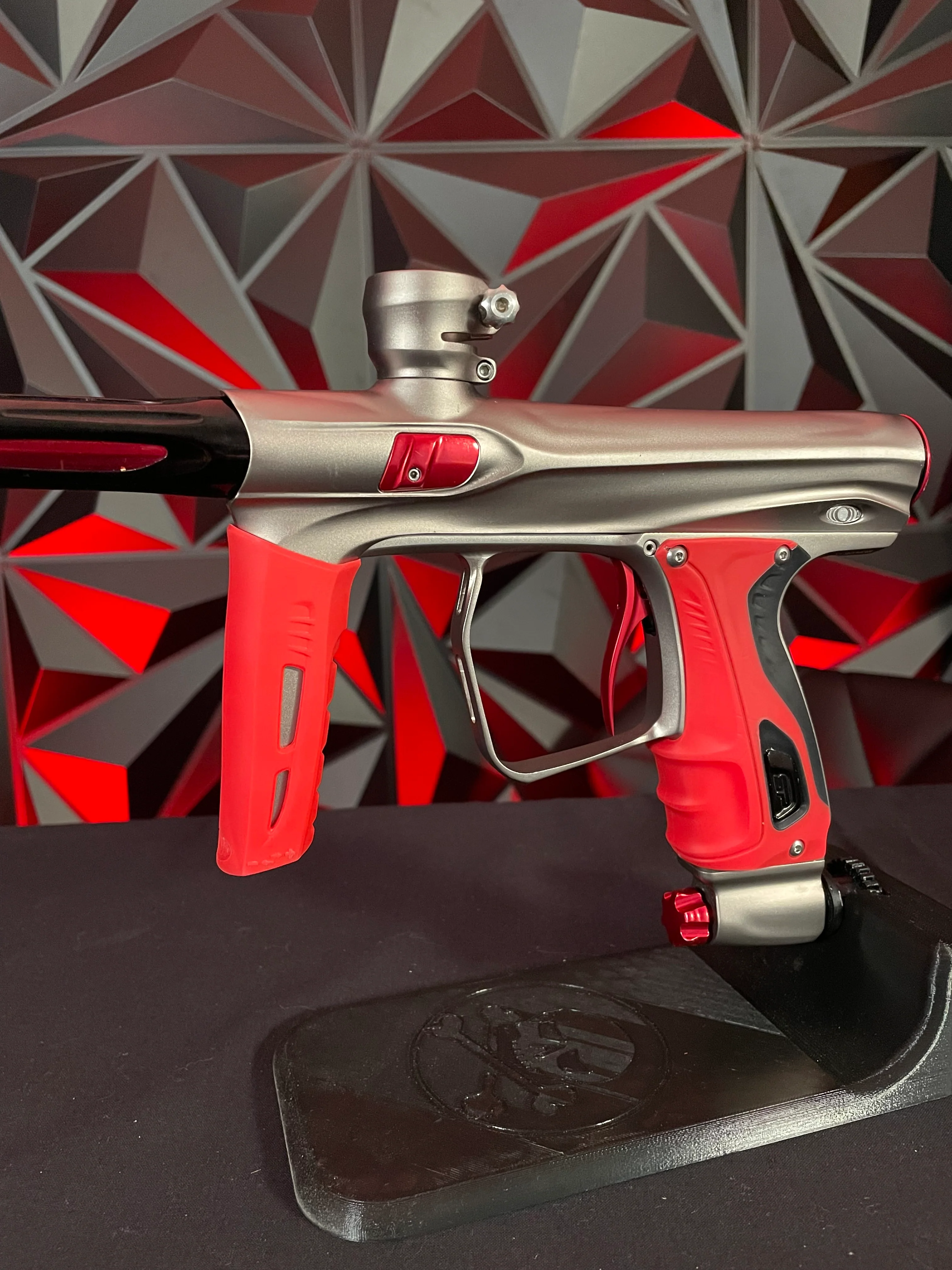 Used Shocker XLS Paintball Gun - Pewter/Red w/ Red Grip Kit - Image 4