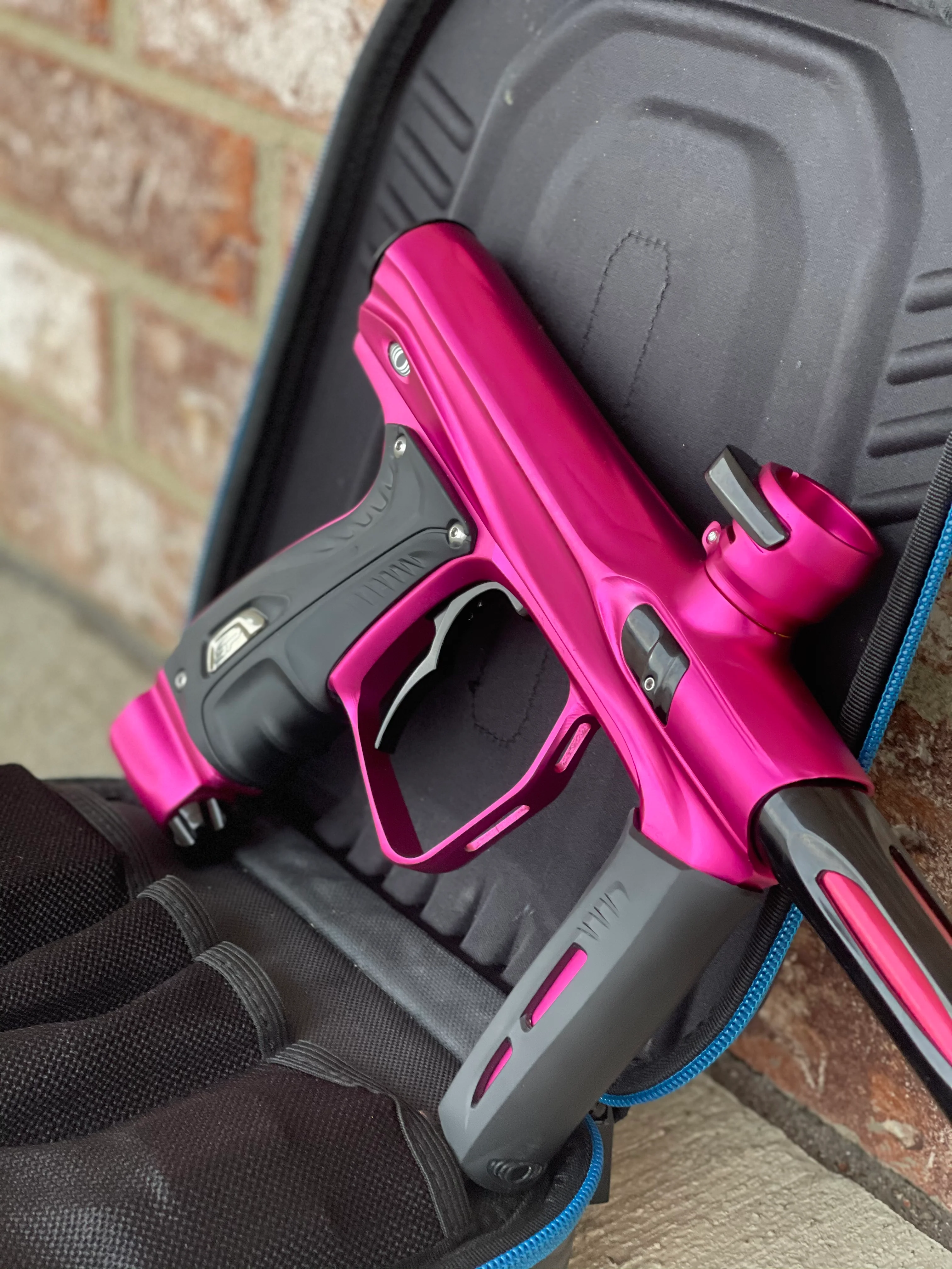 Used Shocker XLS Paintball Gun - Pink / Black - Image 2