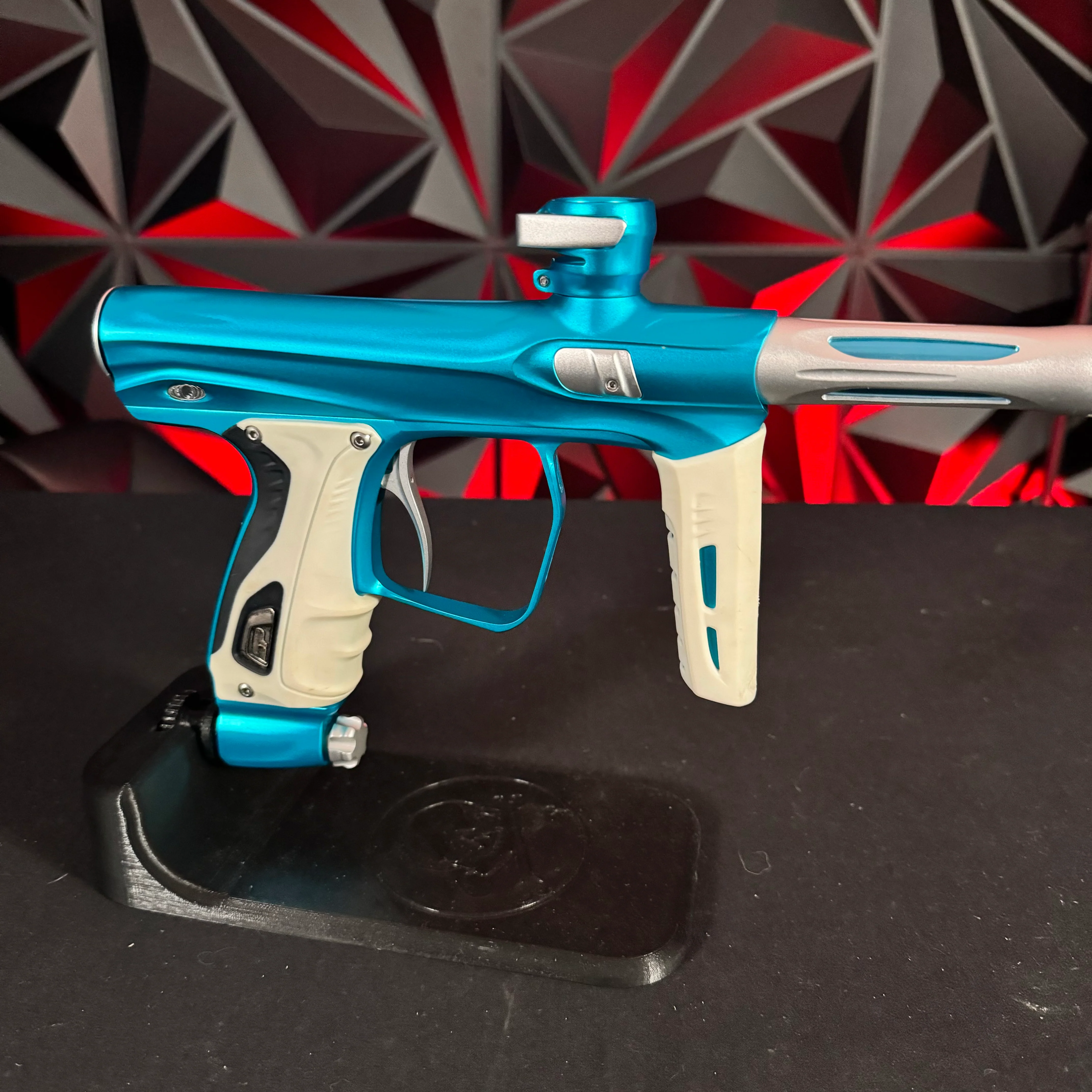 Used Shocker XLS Paintball Gun - Teal/Silver w/White Grip Kit - Image 4
