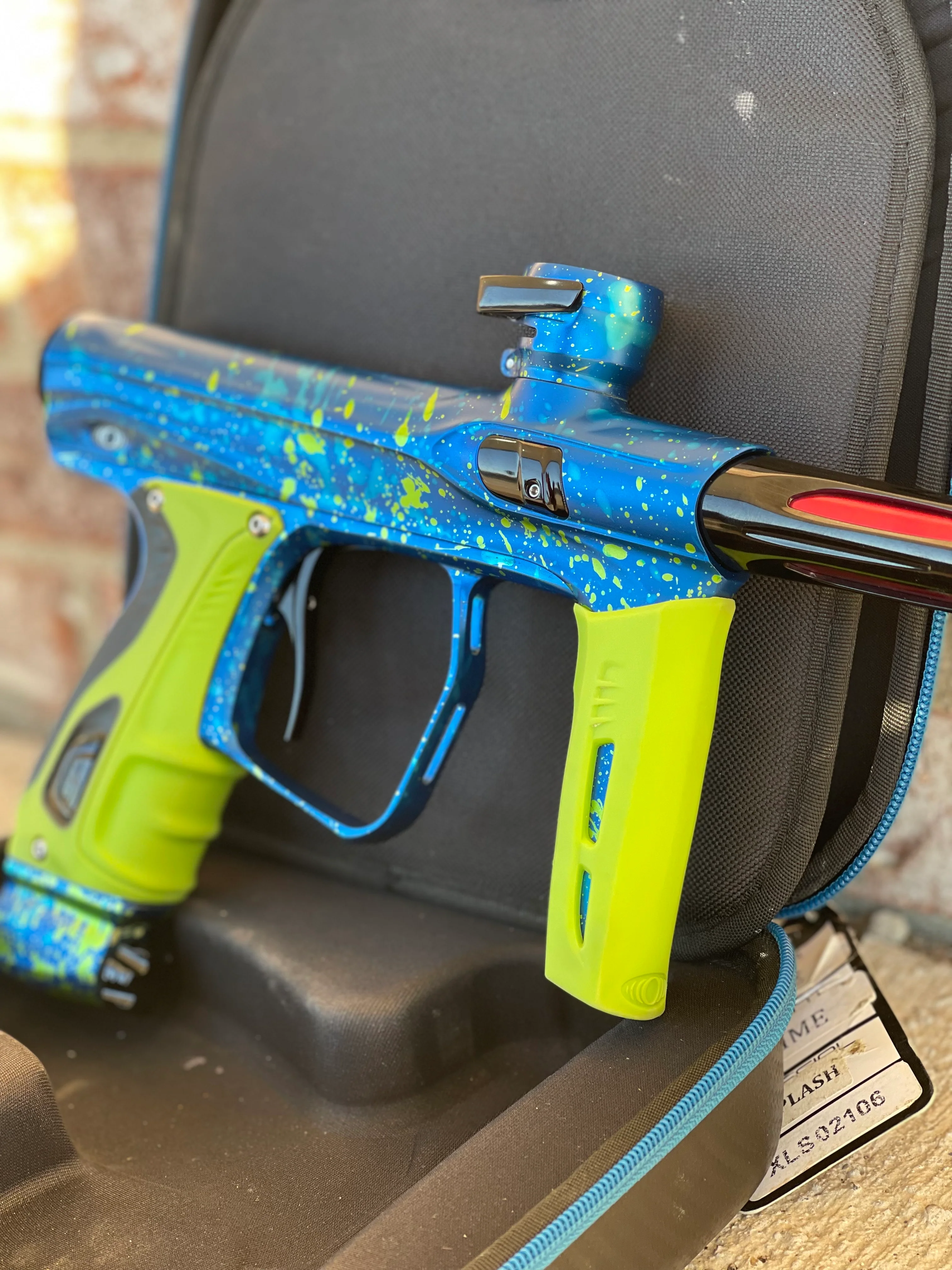 Used Shocker XLS Paintball Marker - Seattle Thunder Edition - Image 2