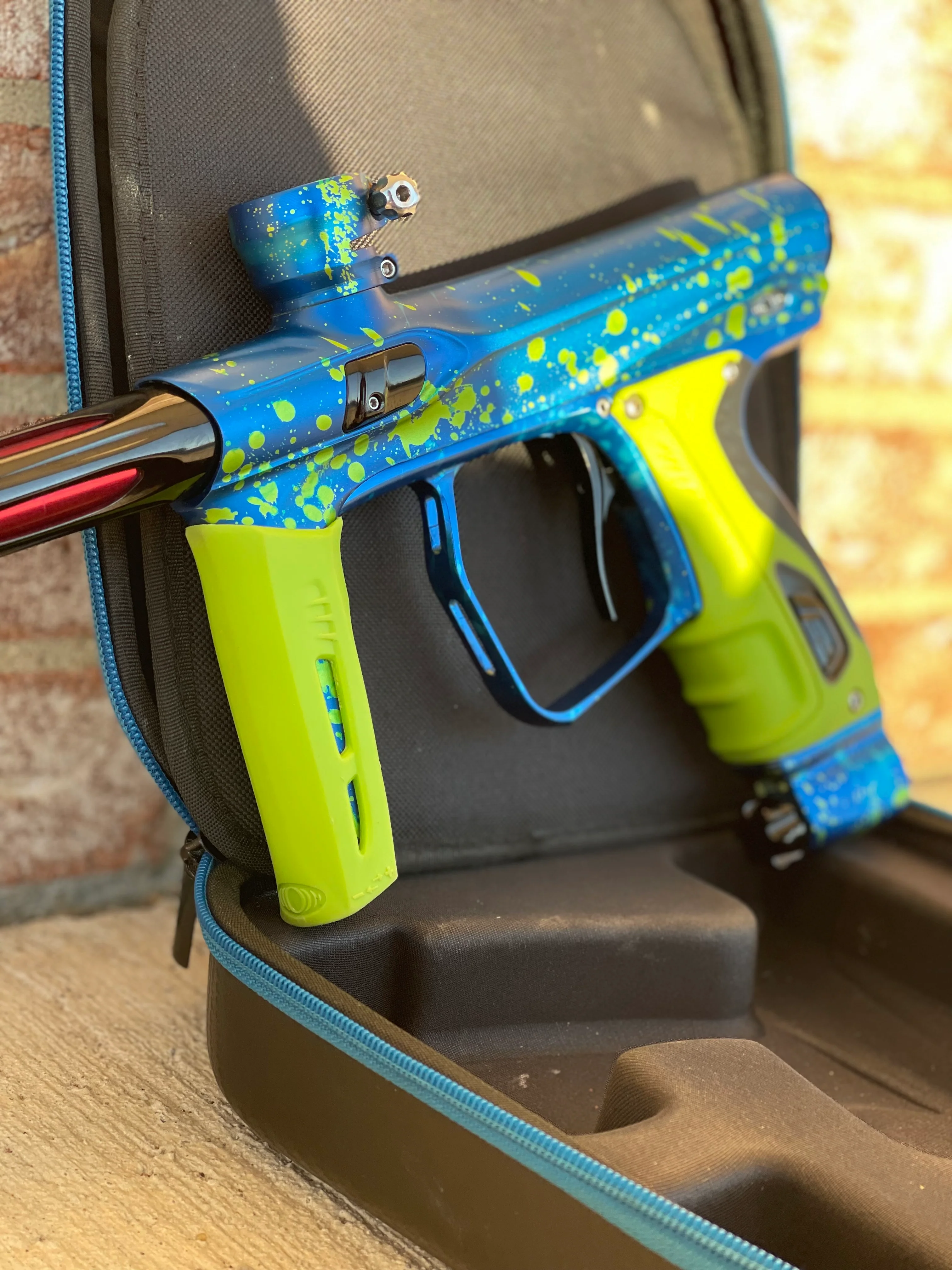Used Shocker XLS Paintball Marker - Seattle Thunder Edition - Image 4