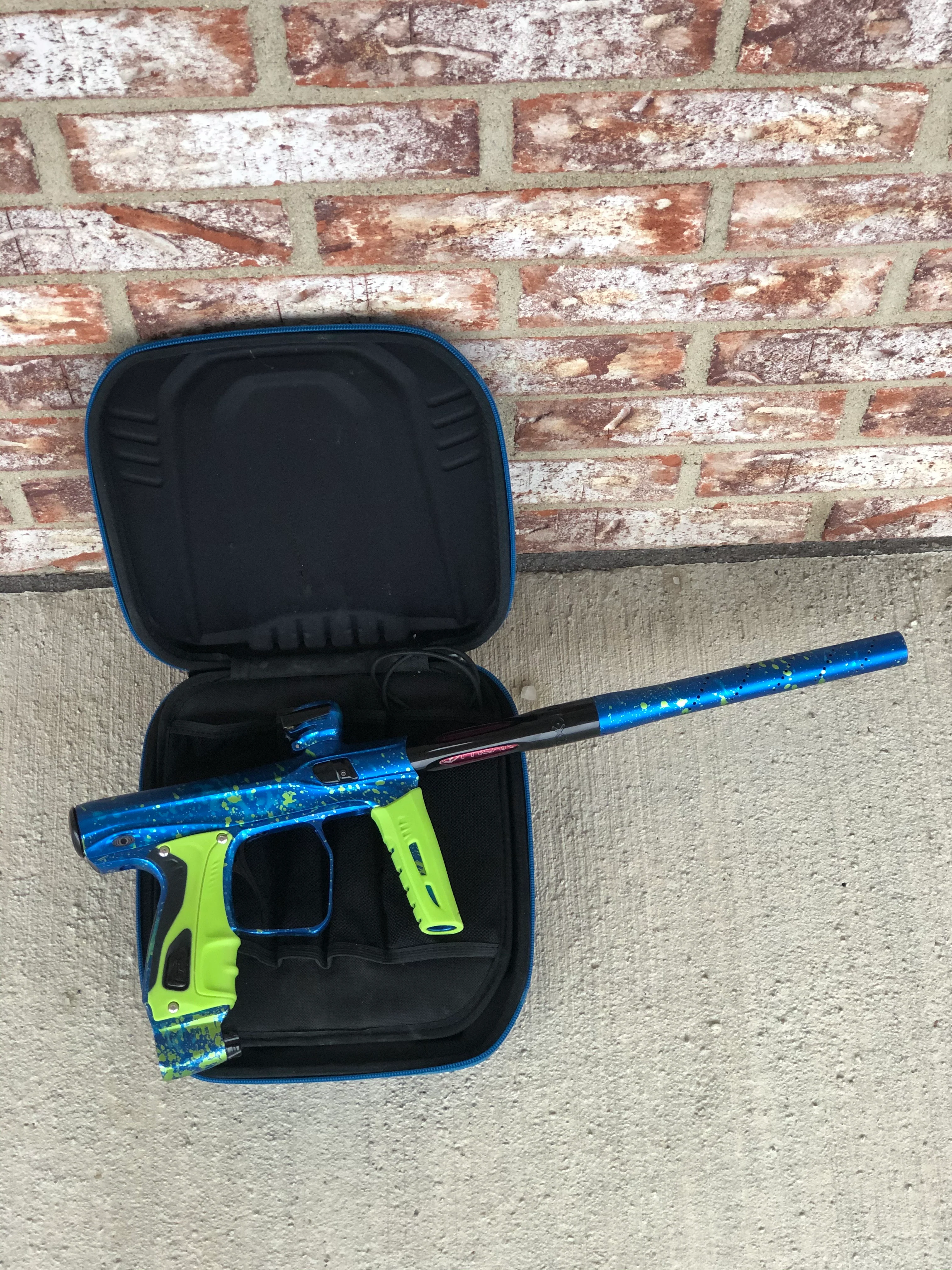 Used Shocker XLS Paintball Marker - Seattle Thunder Edition - Image 4