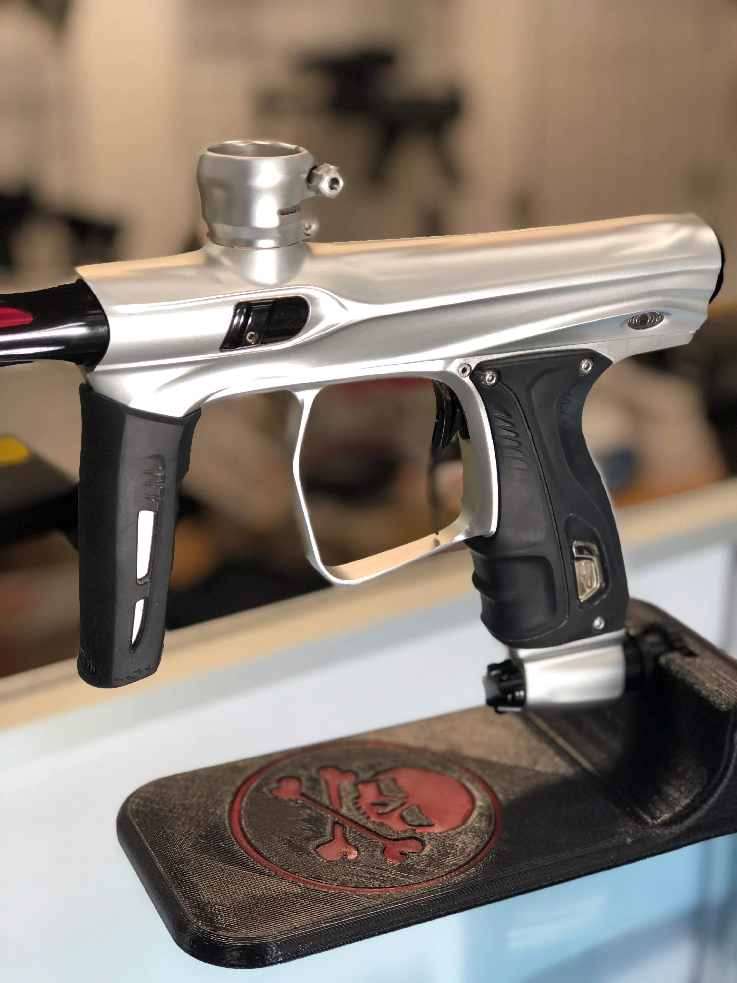 Used Shocker XLS Paintball Marker - Silver - Image 6