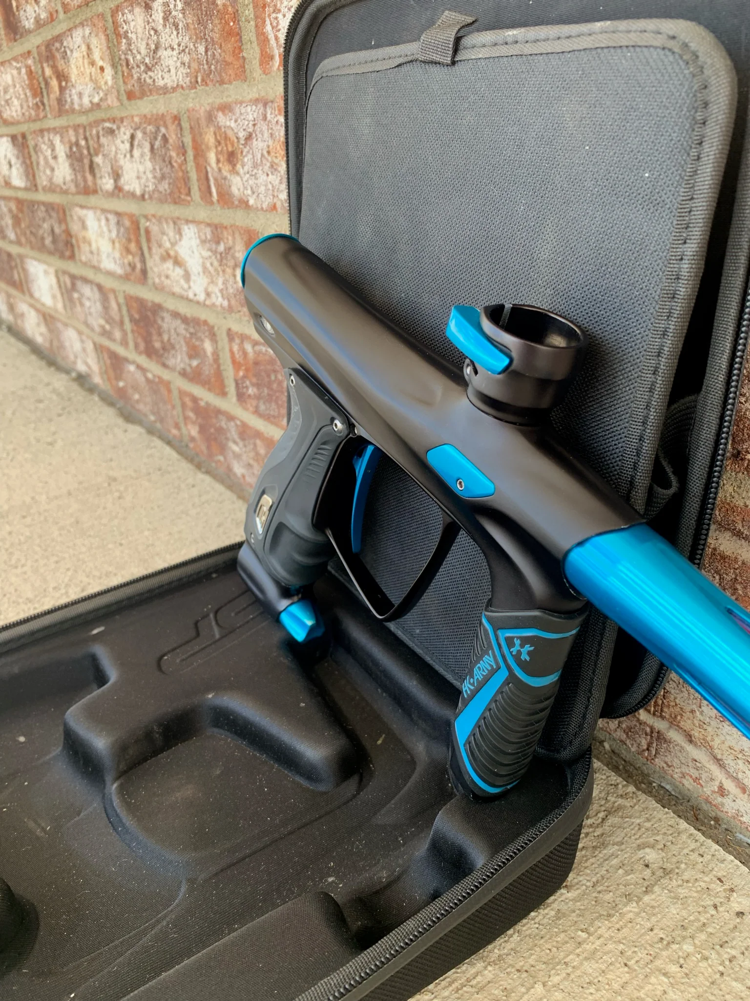 Used Smart Parts Shocker RSX Paintball Marker- Dust Black / Gloss Teal - Image 2