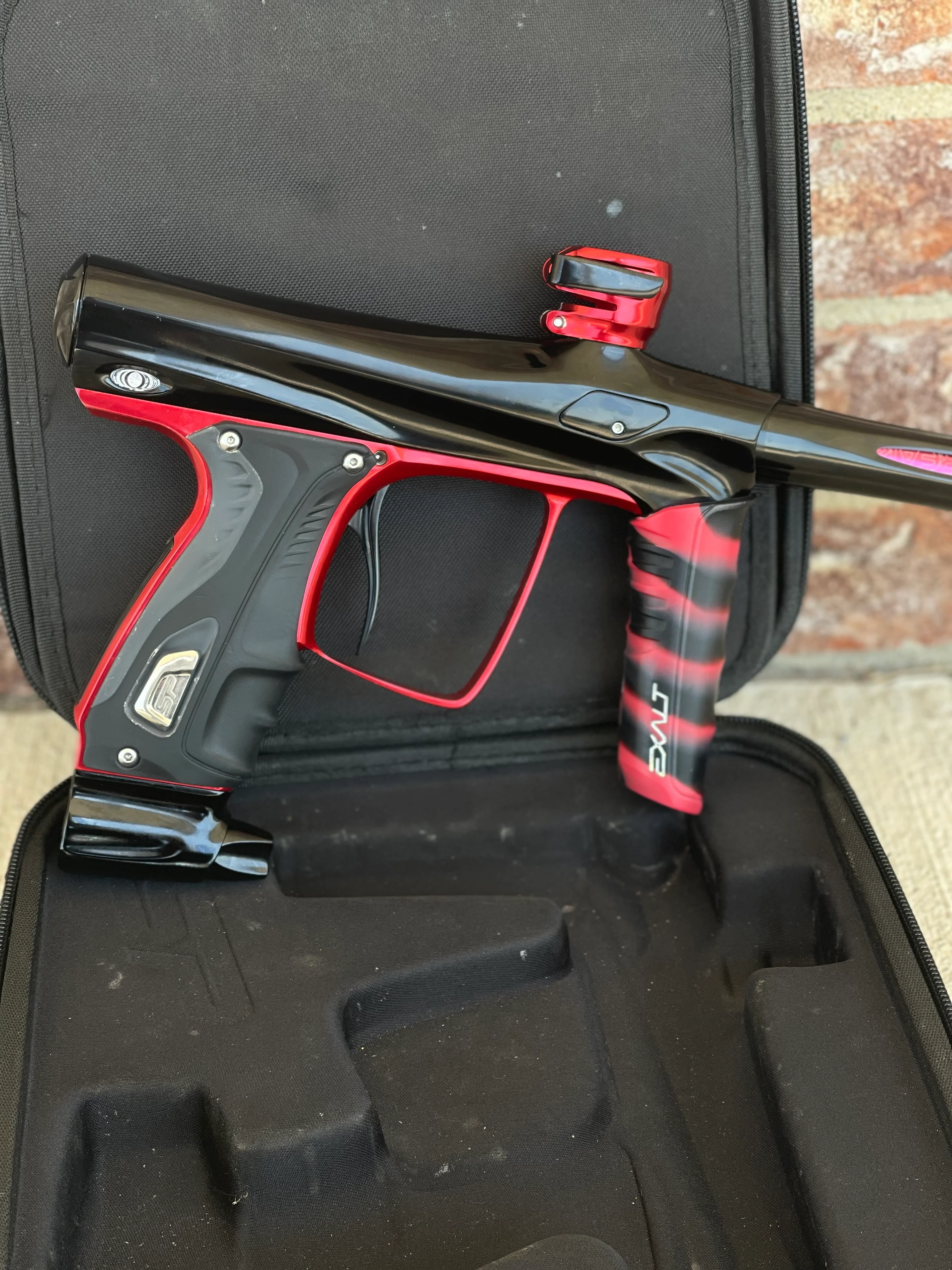 Used Smart Parts Shocker RSX Paintball Marker- Gloss Black w/Red Accents and Red/Black Swirl Exalt Front Grip - Image 3