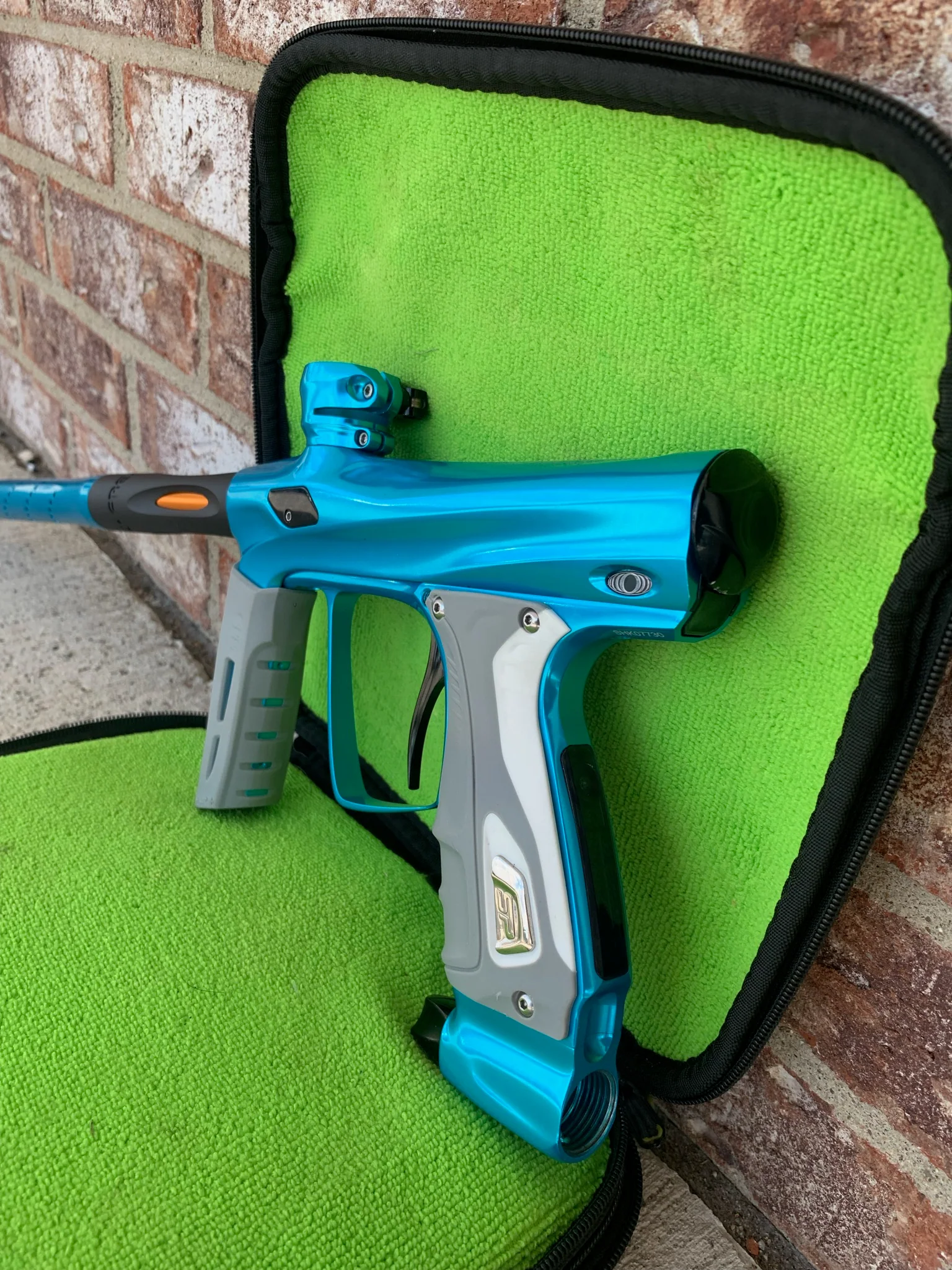 Used Smart Parts Shocker RSX Paintball Marker- Teal / Black - Image 3