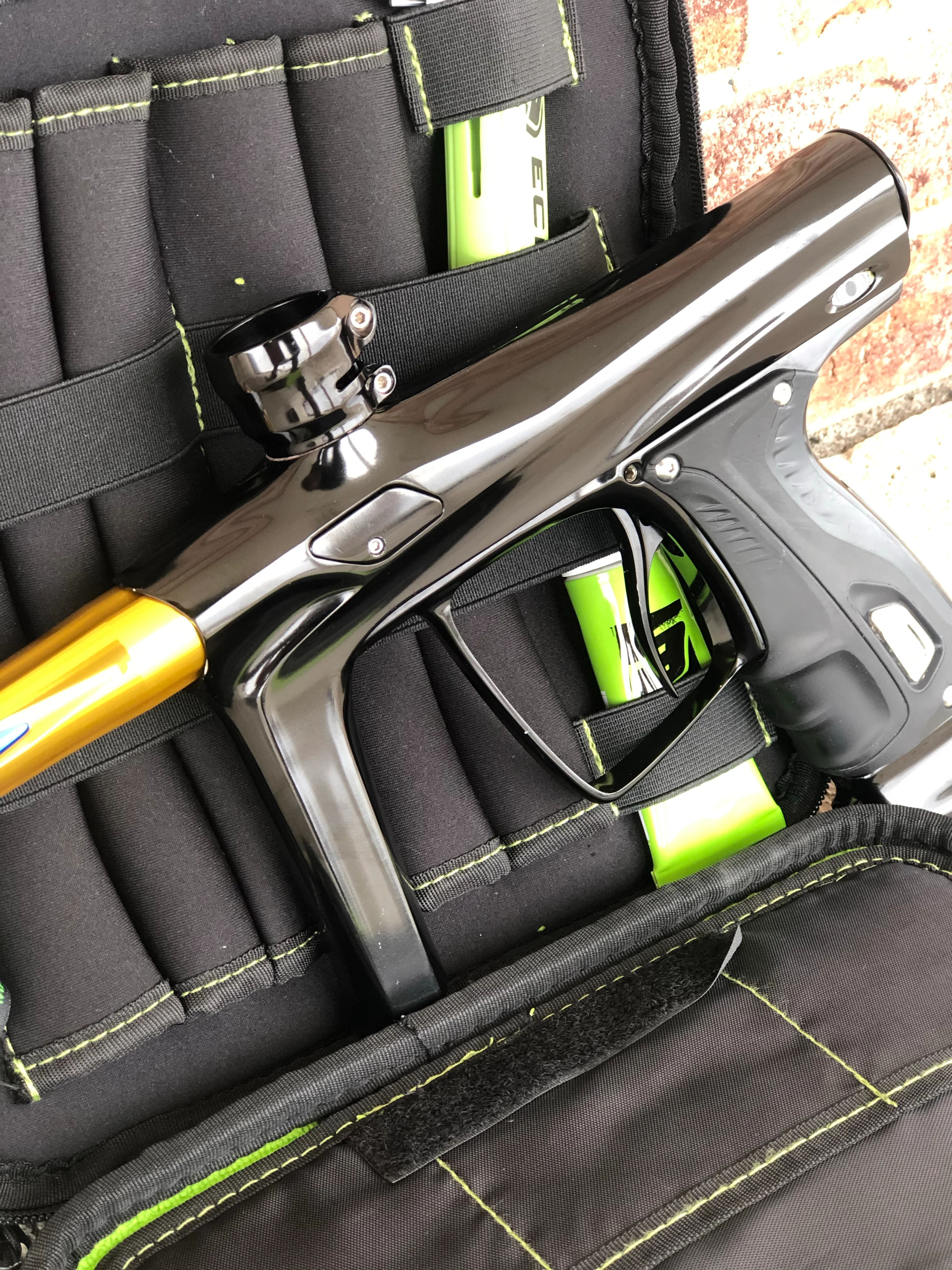 Used SP Shocker RSX Paintball Gun - Gloss Black / Gold - Image 4