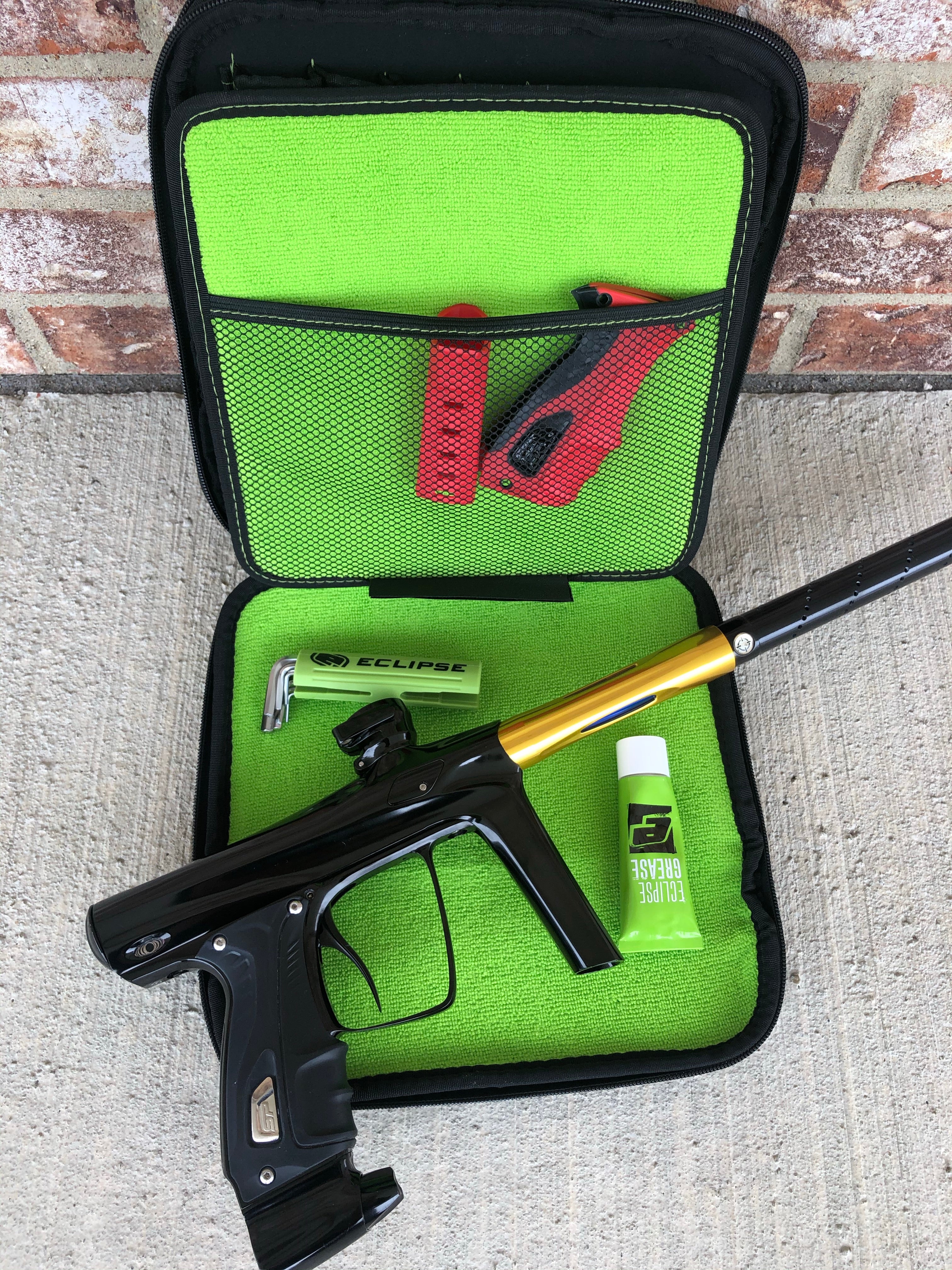 Used SP Shocker RSX Paintball Gun - Gloss Black / Gold - Image 5