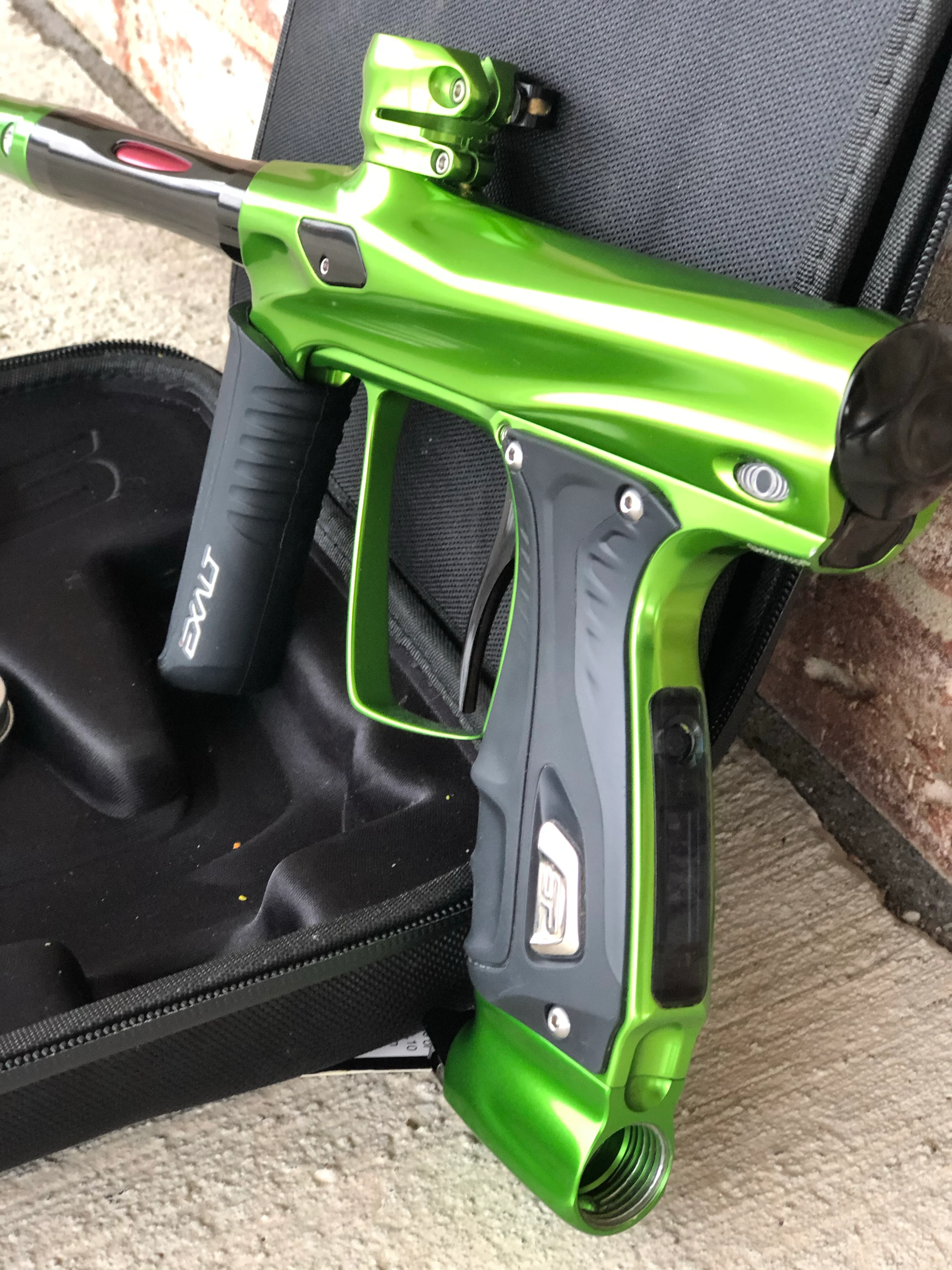 Used SP Shocker RSX Paintball Gun - Gloss Lime - Image 3