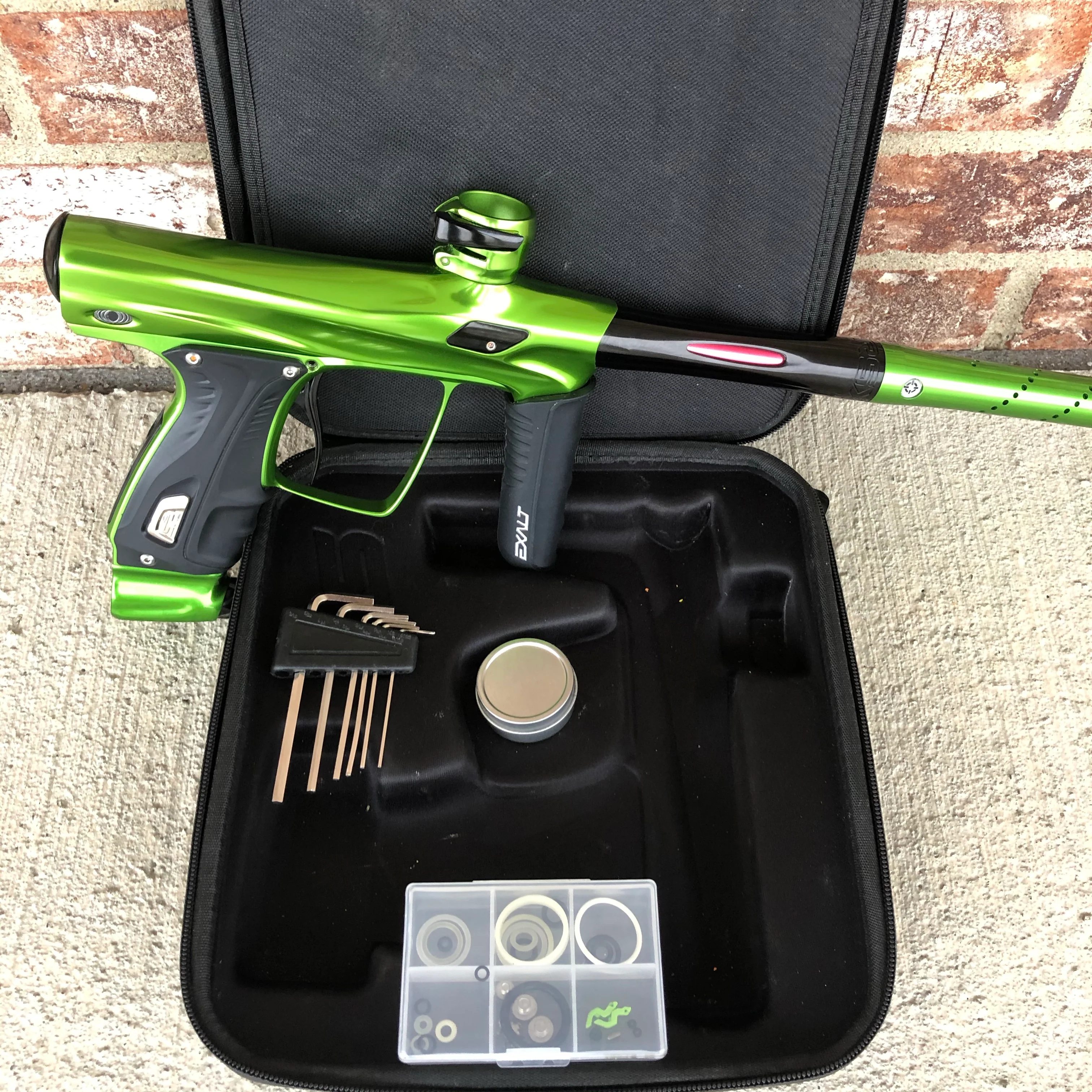 Used SP Shocker RSX Paintball Gun - Gloss Lime - Image 5