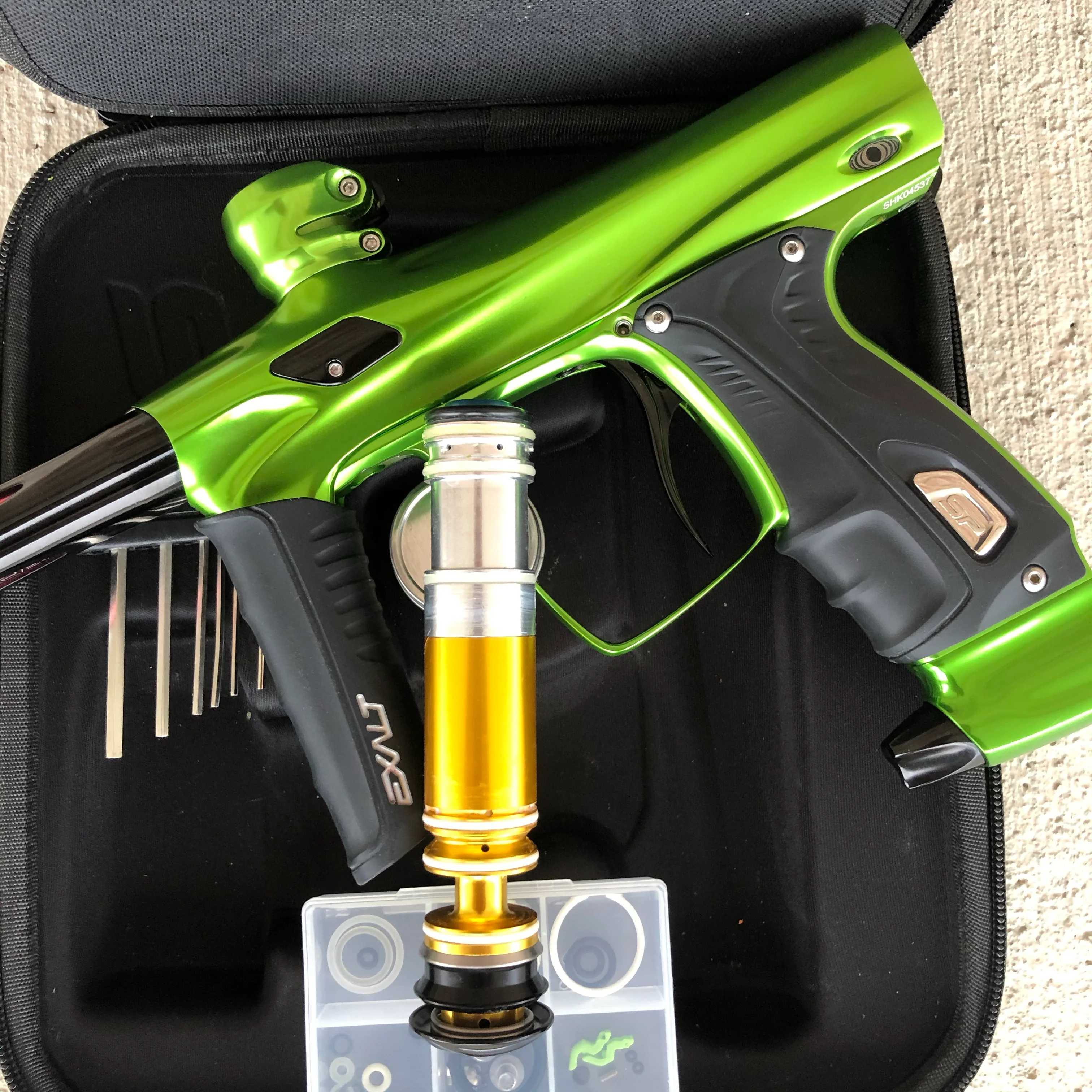 Used SP Shocker RSX Paintball Gun - Gloss Lime - Image 6