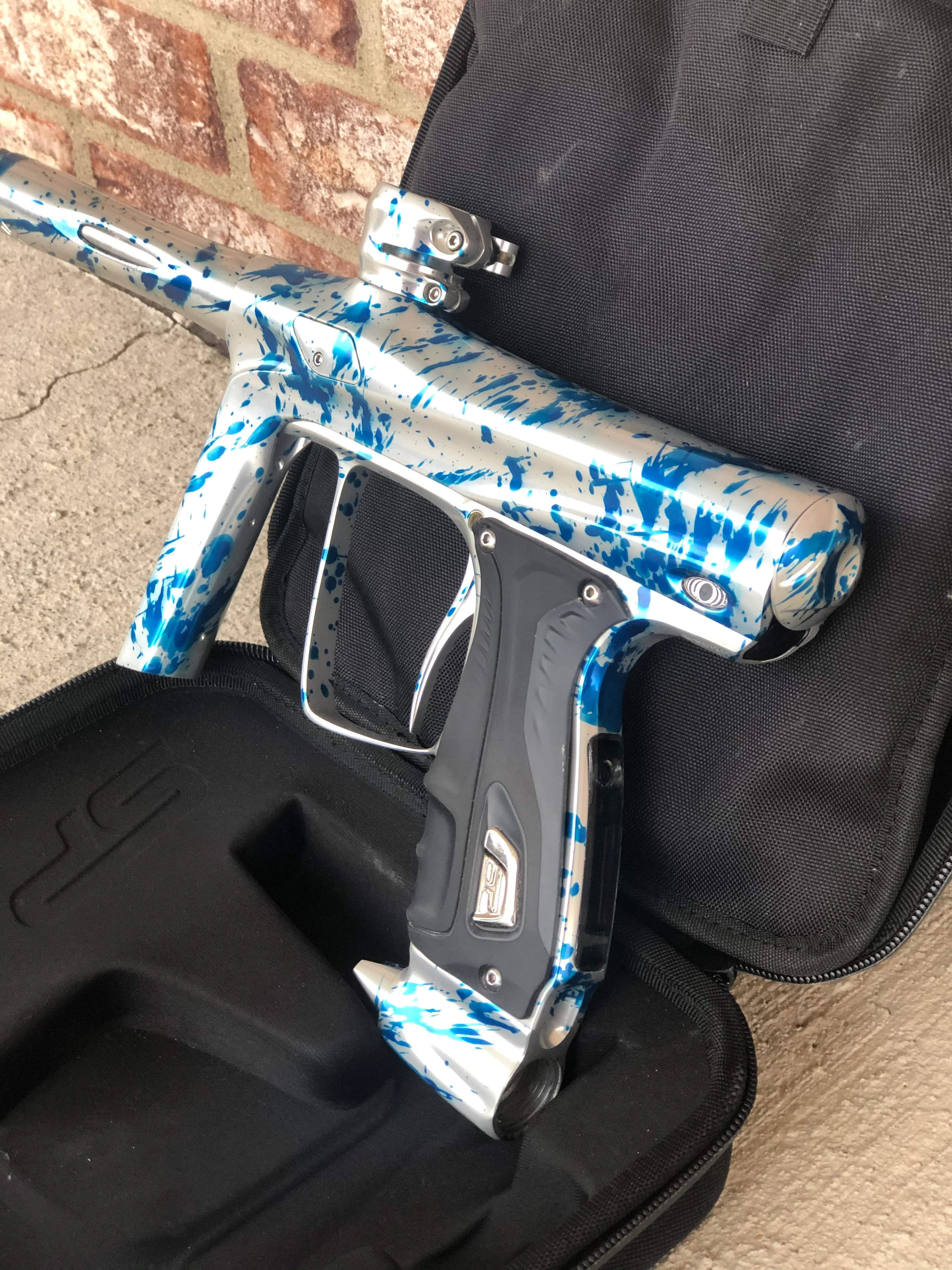 Used SP Shocker RSX Paintball Gun - Silver/Blue Splash - Image 3