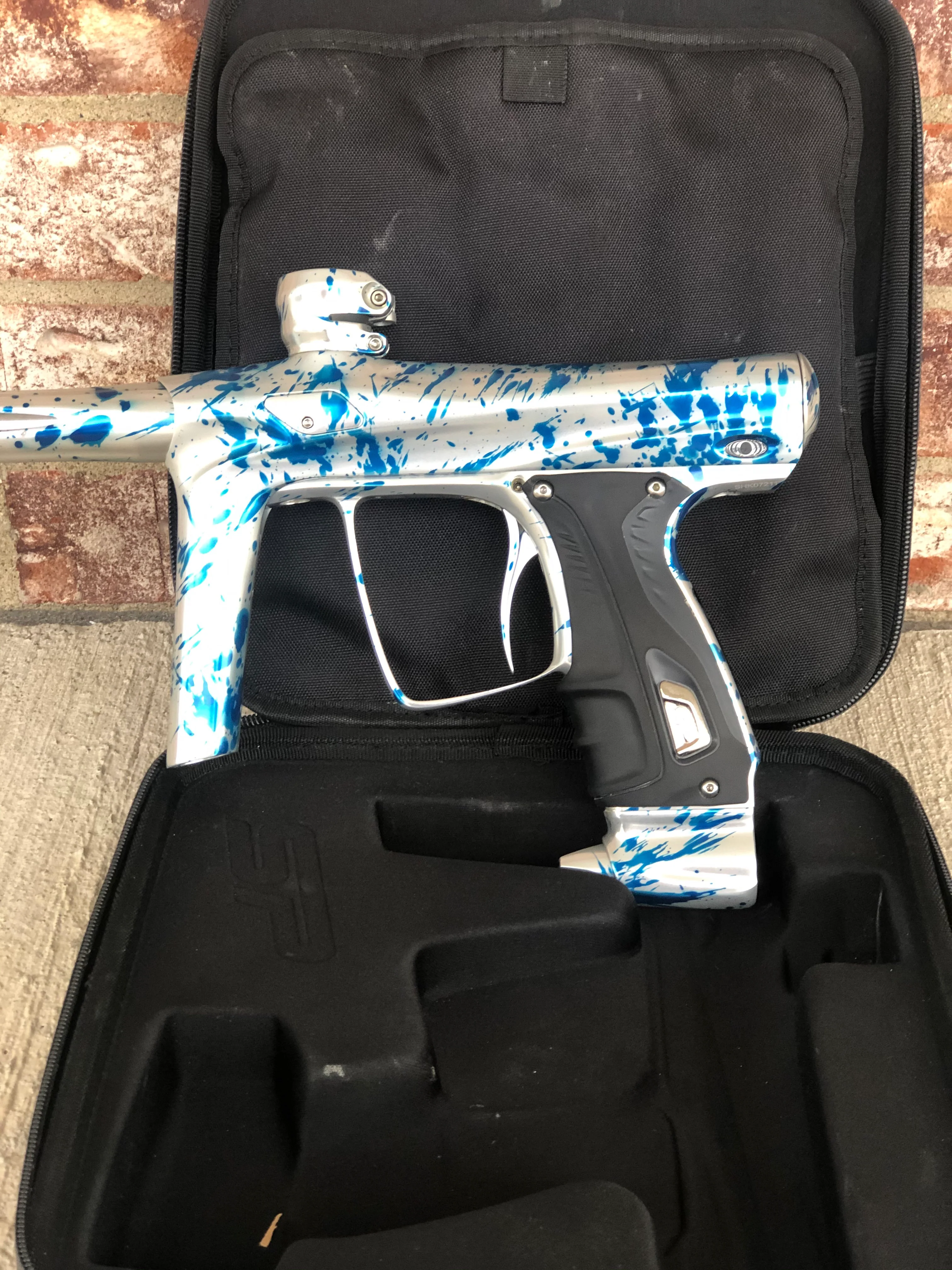 Used SP Shocker RSX Paintball Gun - Silver/Blue Splash - Image 4