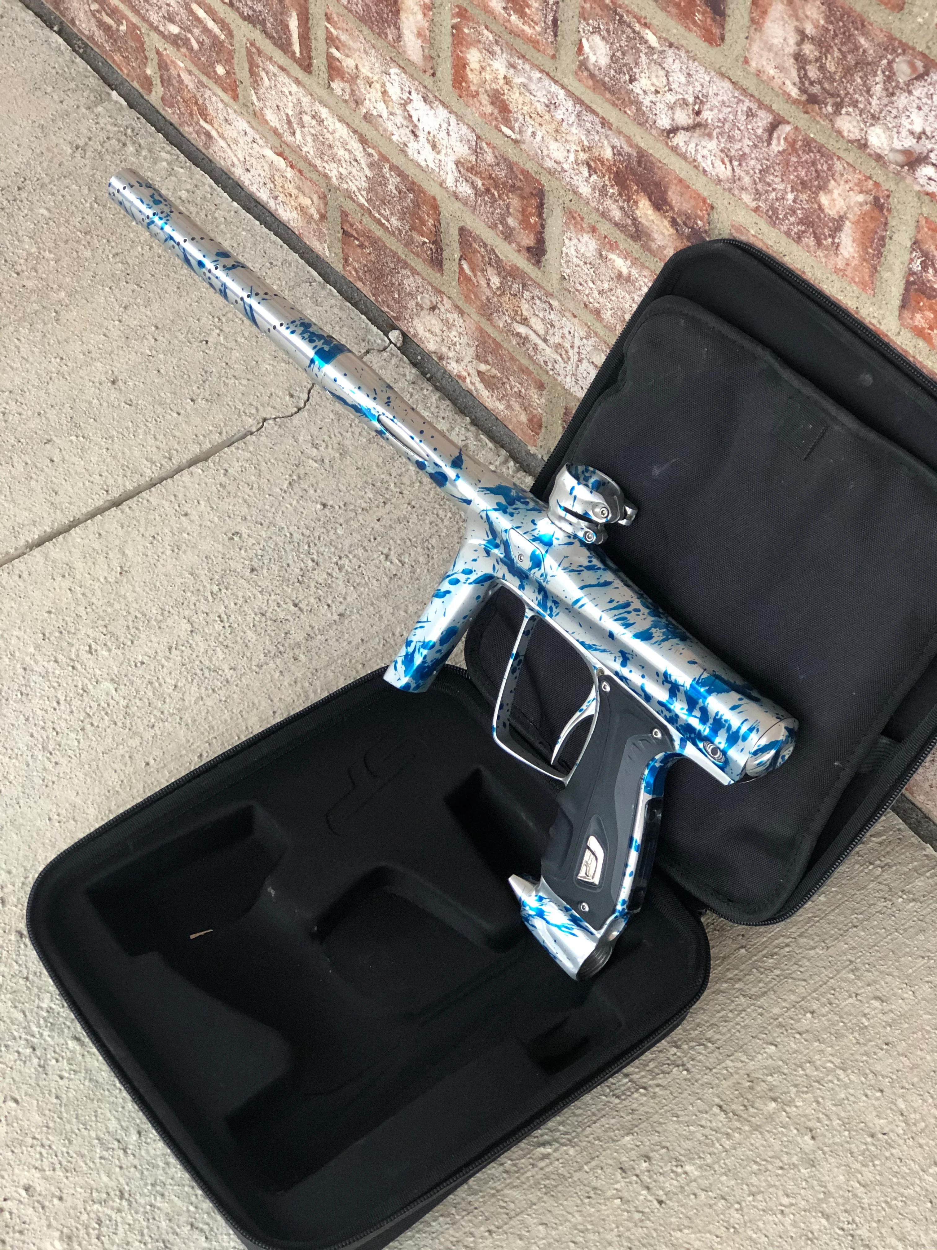 Used SP Shocker RSX Paintball Gun - Silver/Blue Splash - Image 5
