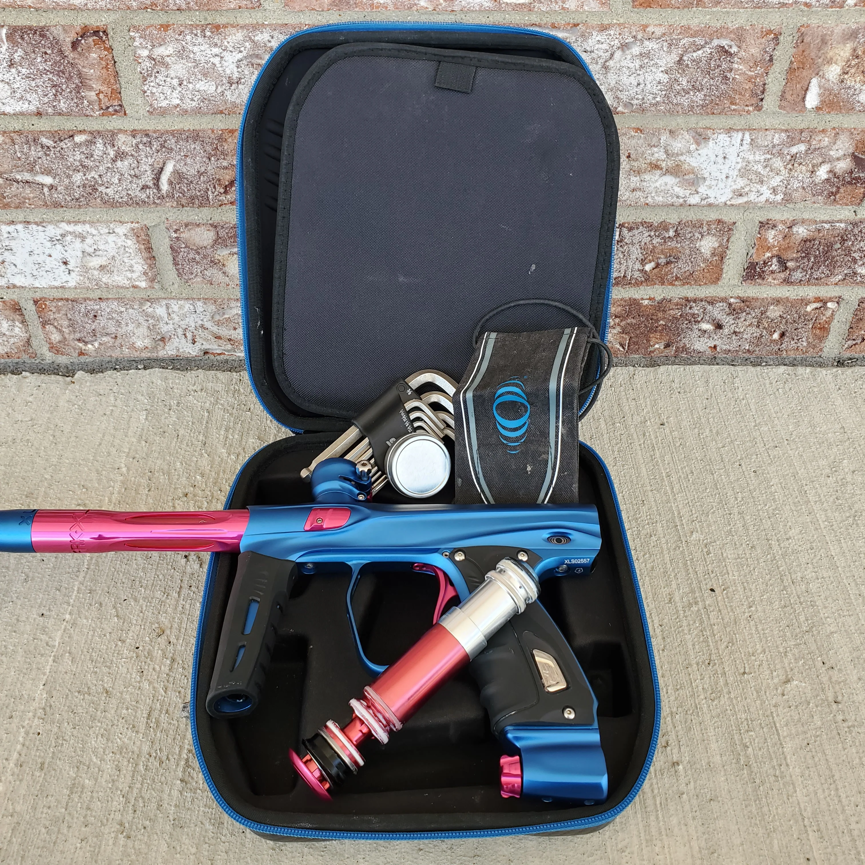 Used SP Shocker XLS Paintball Gun - Blue/Pink - Image 5