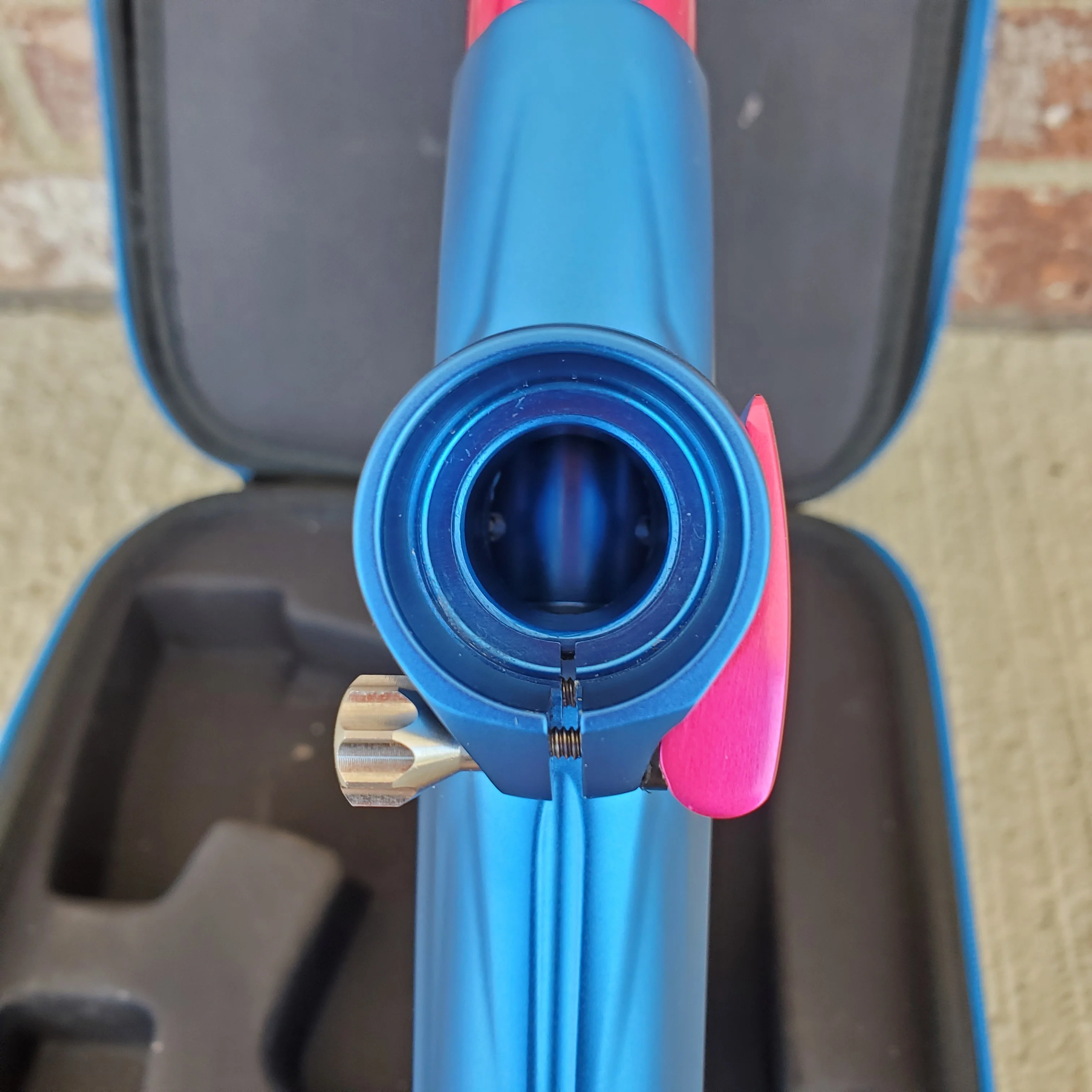Used SP Shocker XLS Paintball Gun - Blue/Pink - Image 6