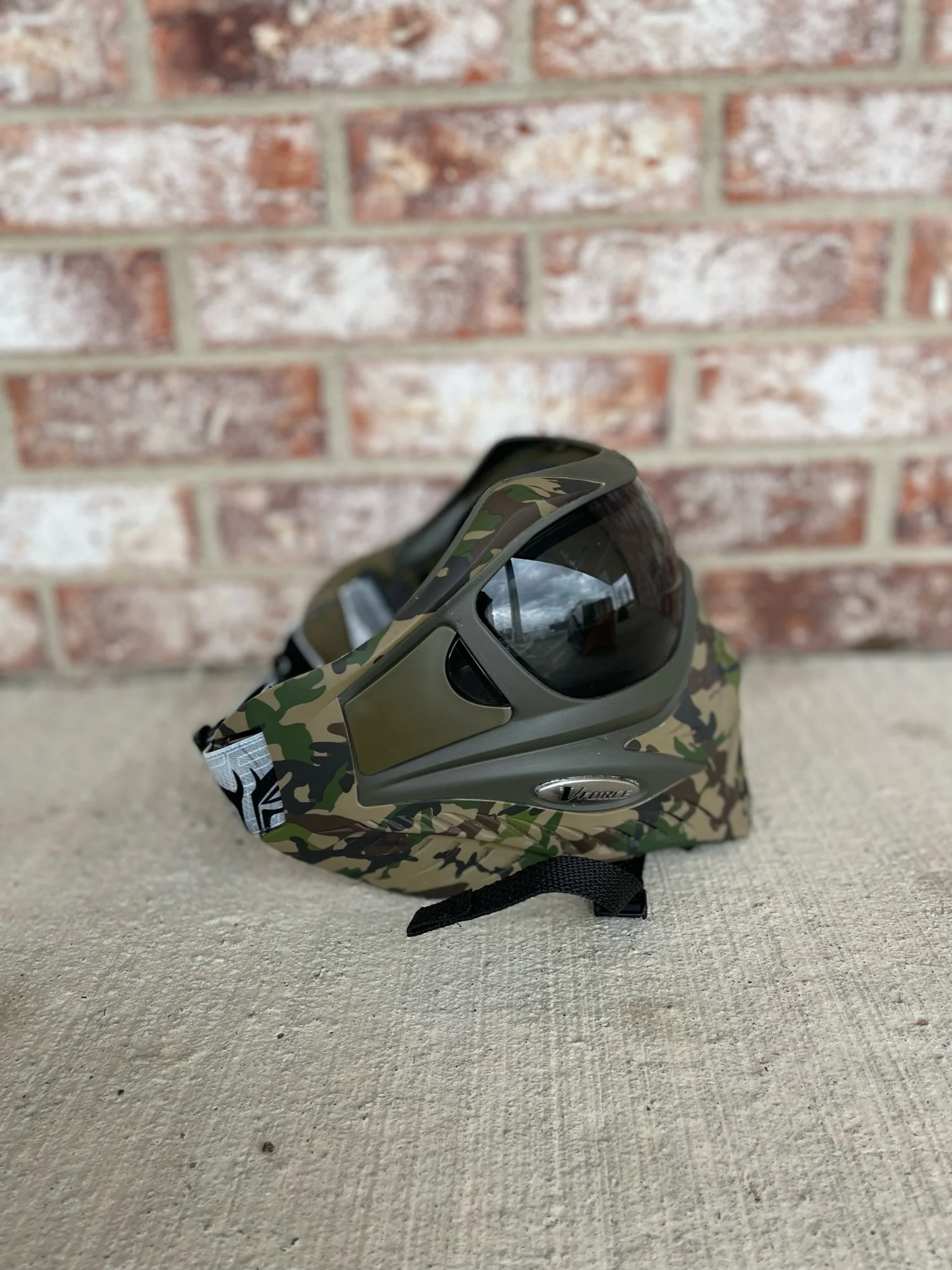 Used V-Force Grill SE Paintball Mask - Woodland Camo w/ 2 Lenses, Visor, and Soft Goggle Bag - Image 2