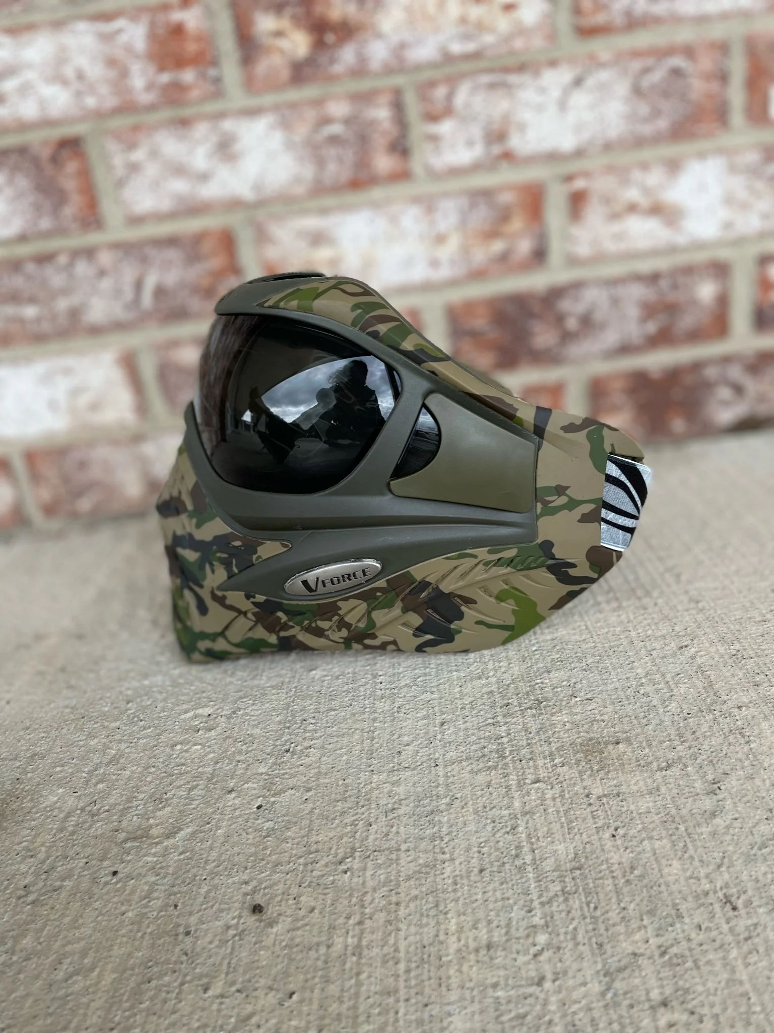 Used V-Force Grill SE Paintball Mask - Woodland Camo w/ 2 Lenses, Visor, and Soft Goggle Bag - Image 3
