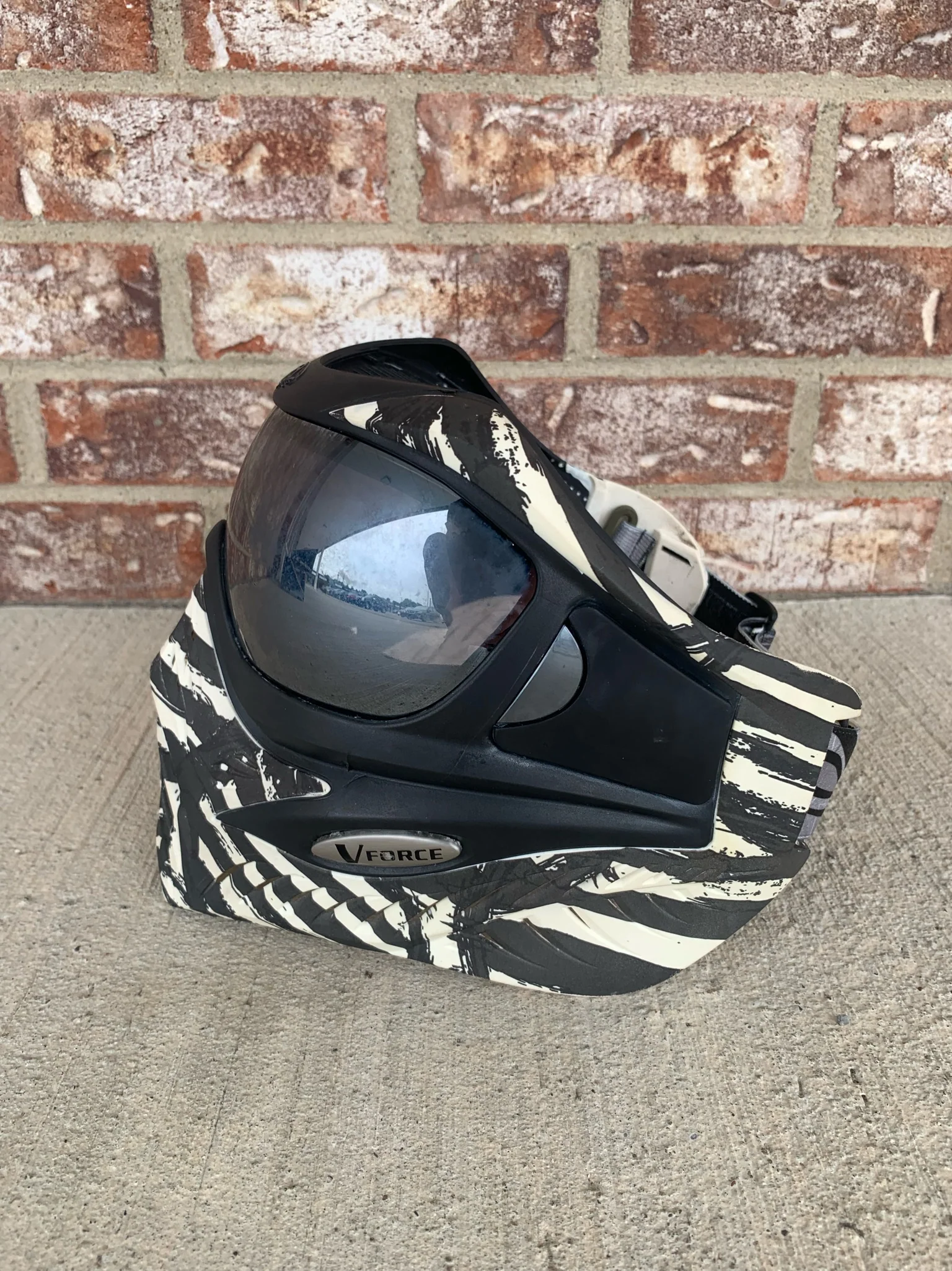 Used V-Force Grill Paintball Mask - Zebra LE w/ Quicksilver Lens - Image 2