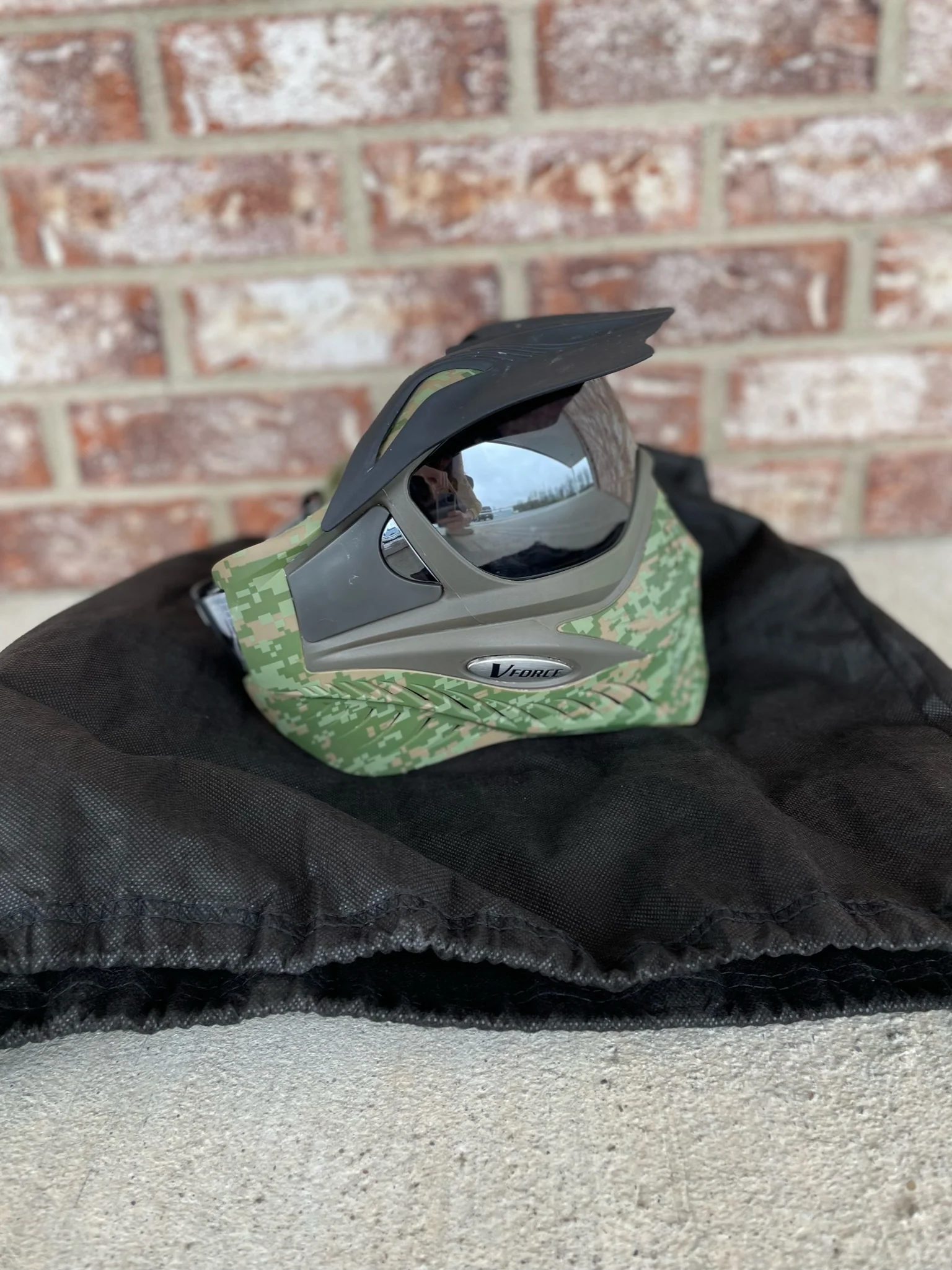 Used V-Force Grill SE Paintball Mask - Digital Camo w/ Visor and Soft goggle bag - Image 2