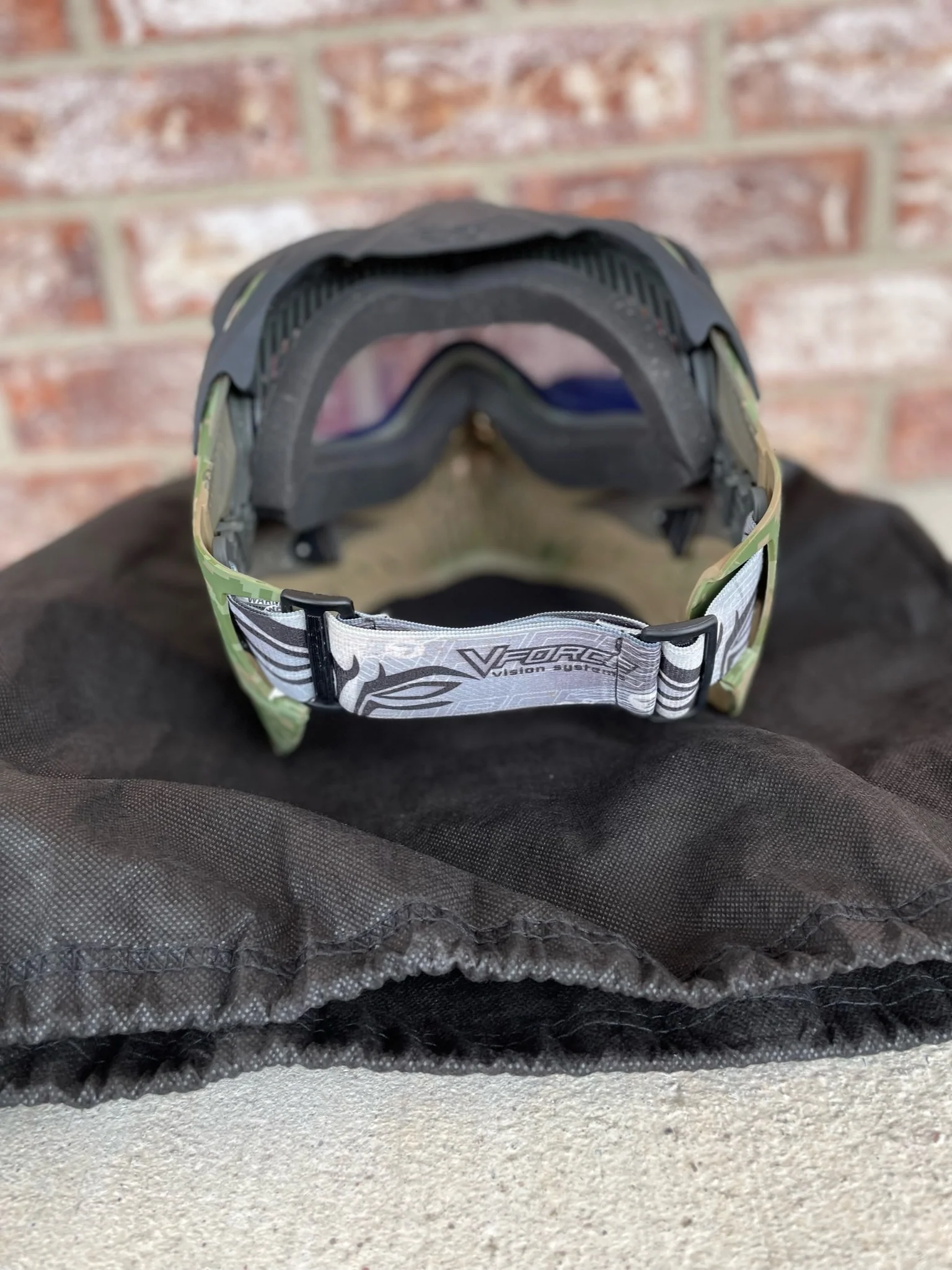 Used V-Force Grill SE Paintball Mask - Digital Camo w/ Visor and Soft goggle bag - Image 4
