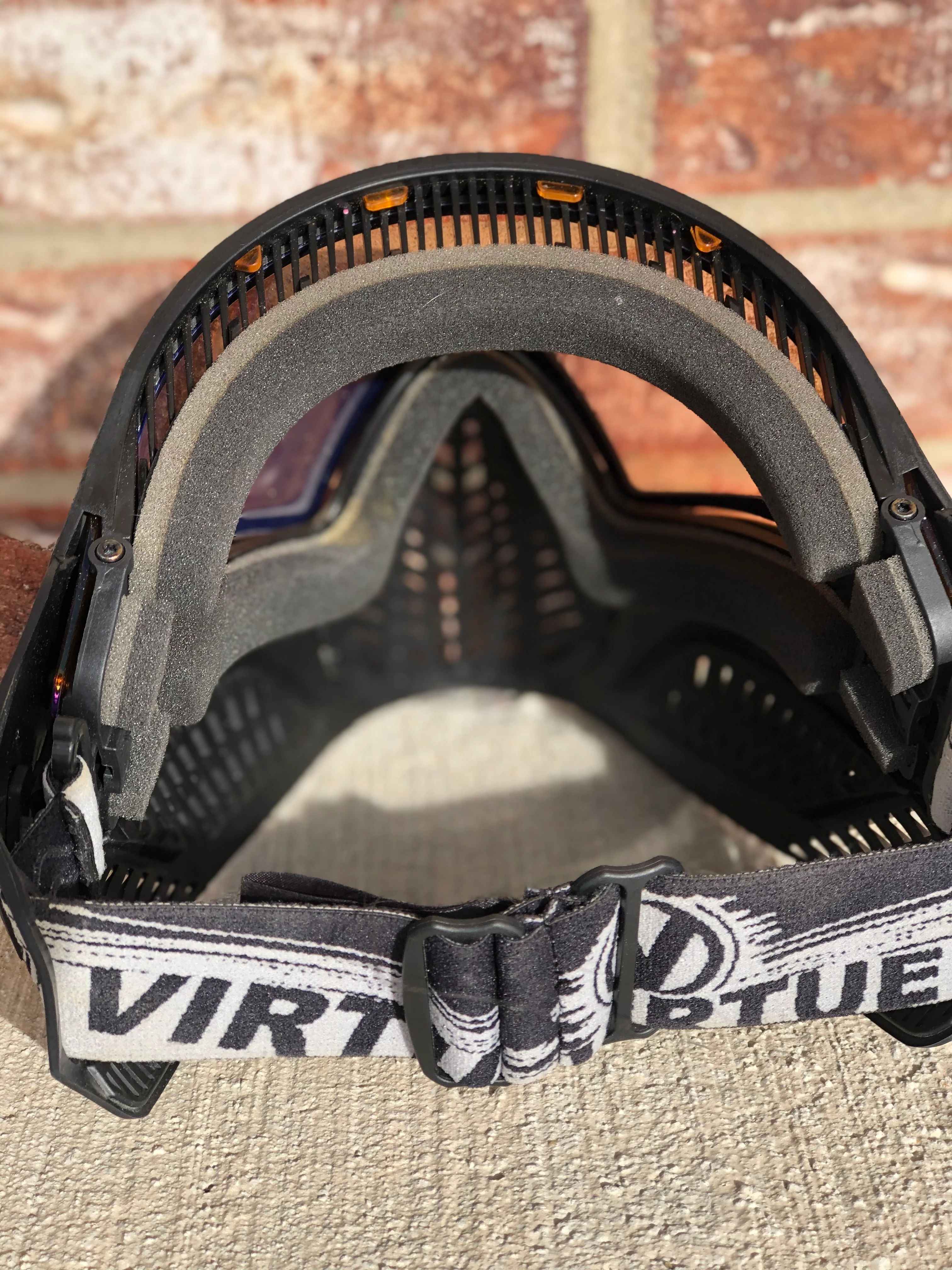Used Virtue Ascend Paintball Mask - Black w/ Smoke & Gold Mirror Lens - Image 3