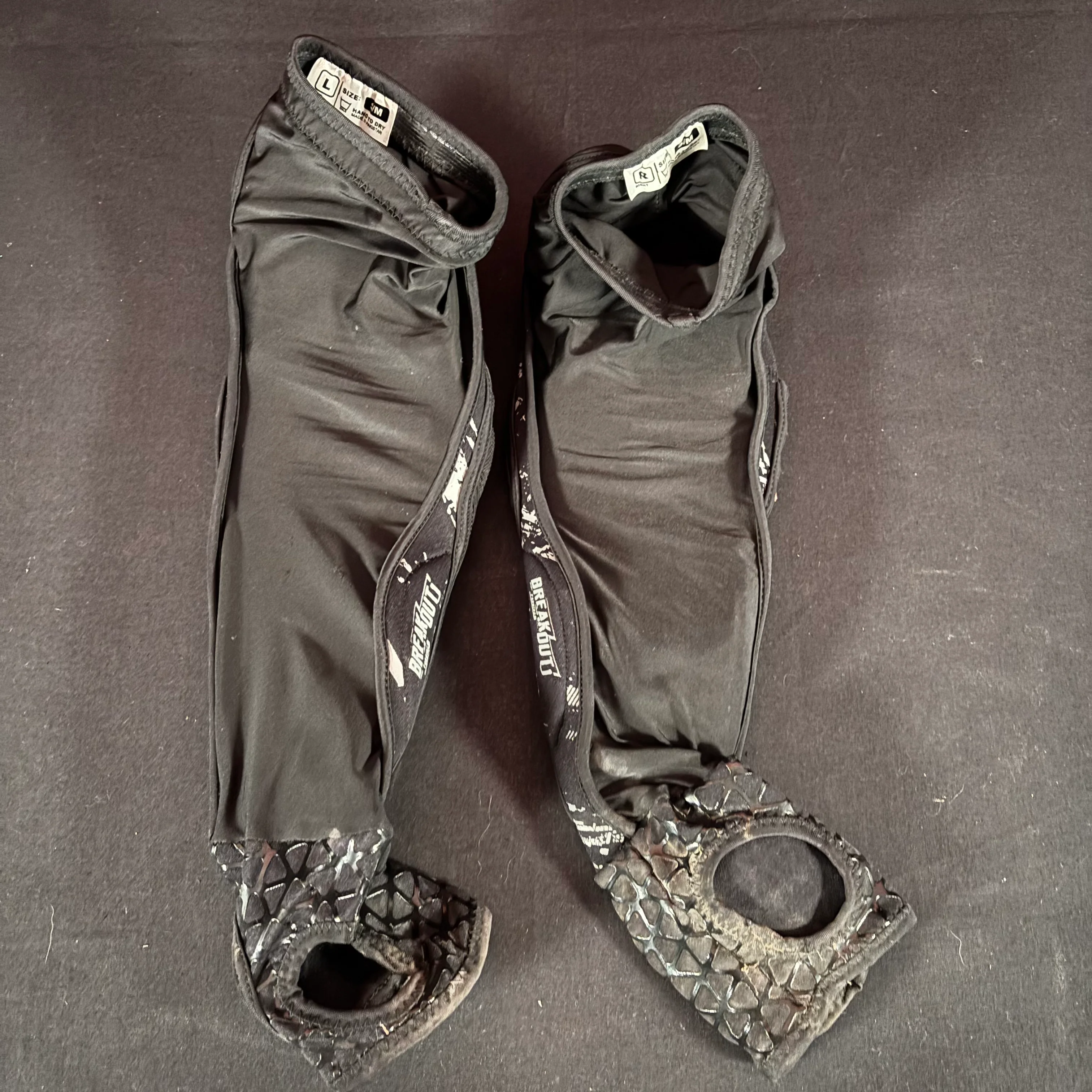 Used Virtue Breakout Elbow Pads - Small/Medium - Image 2