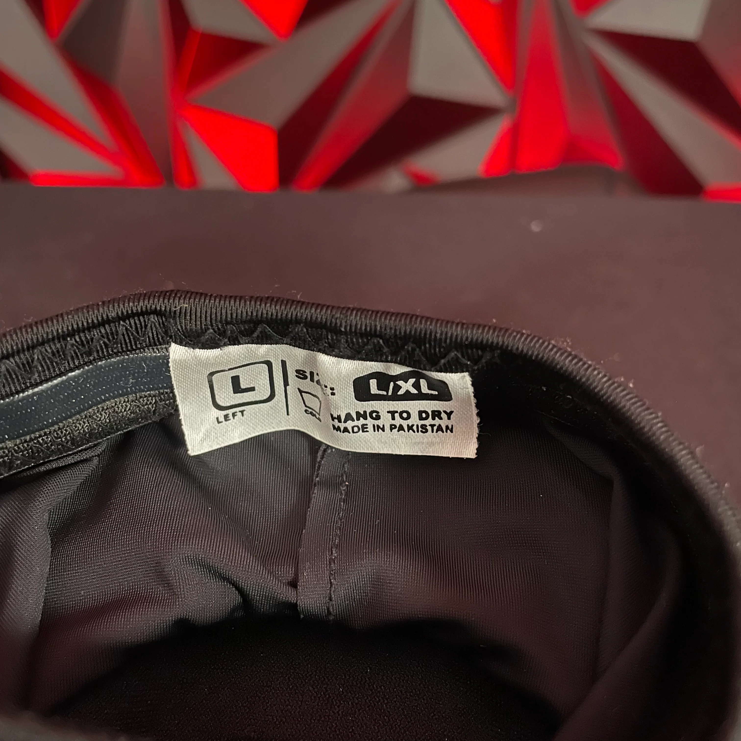 Used Virtue Breakout Elbow Pads - Size L/XL - Image 3