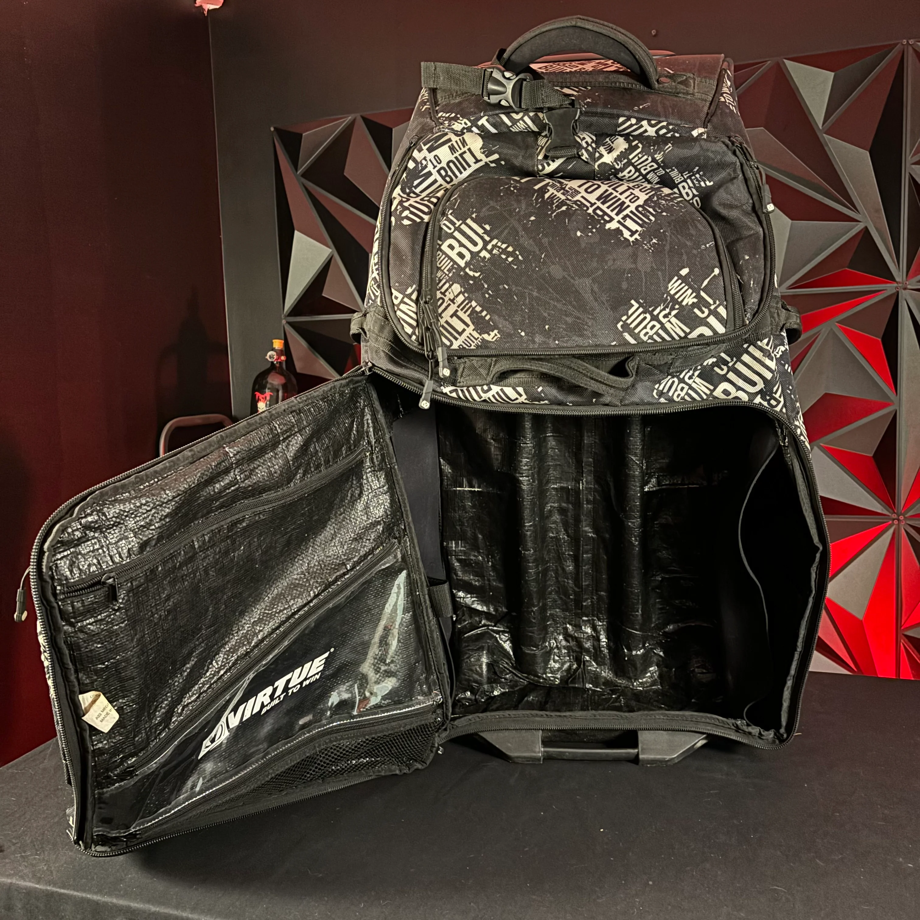 Used Virtue High Roller Gear Bag - Image 2