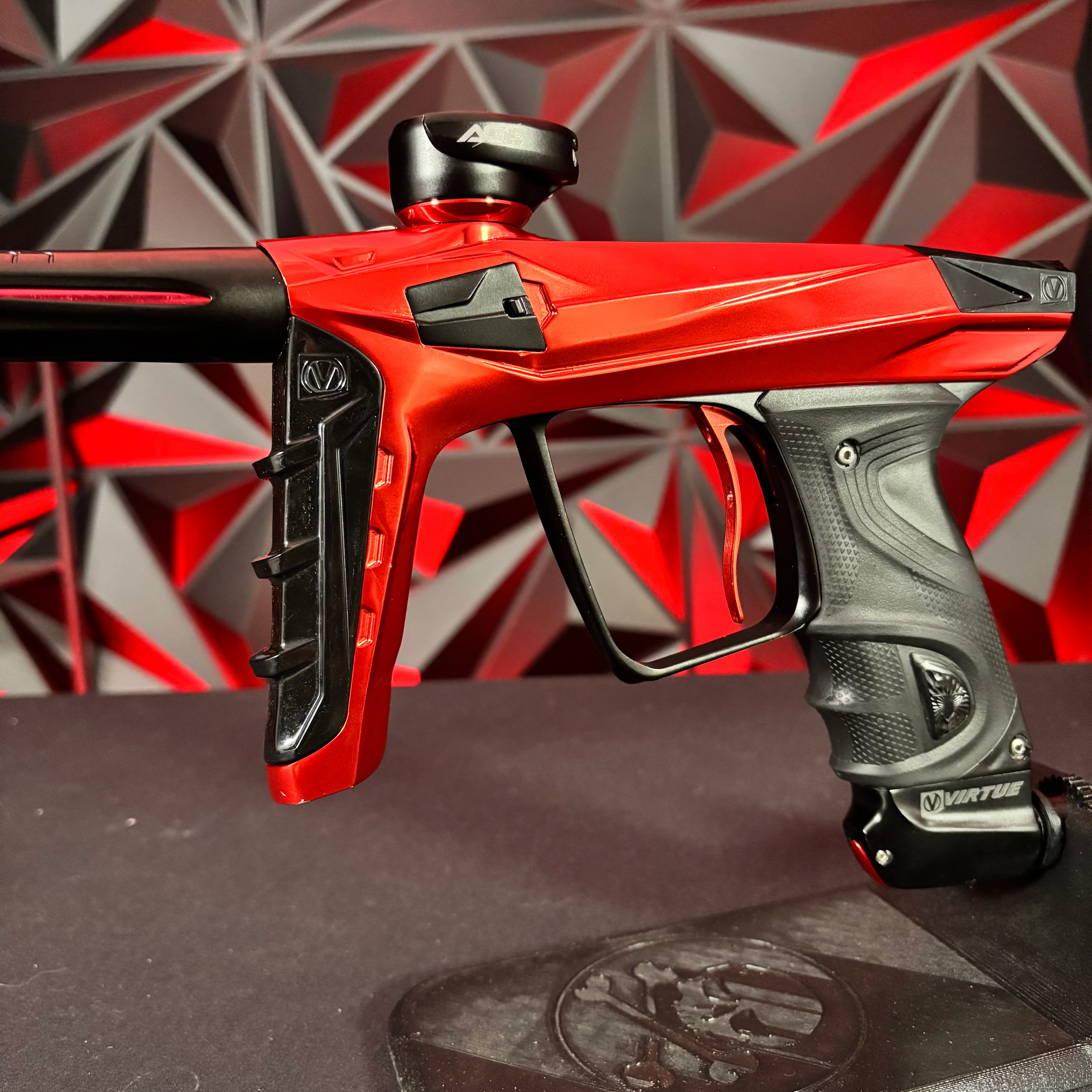 Used Virtue Luxe Ace Paintball Gun - Polished Red / Polished Black - Image 5