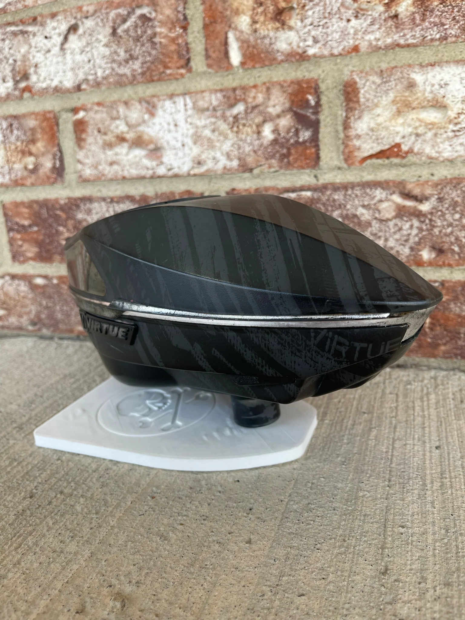 Used Virtue Spire 4 Paintball Loader - Graphic Chrome - Image 3