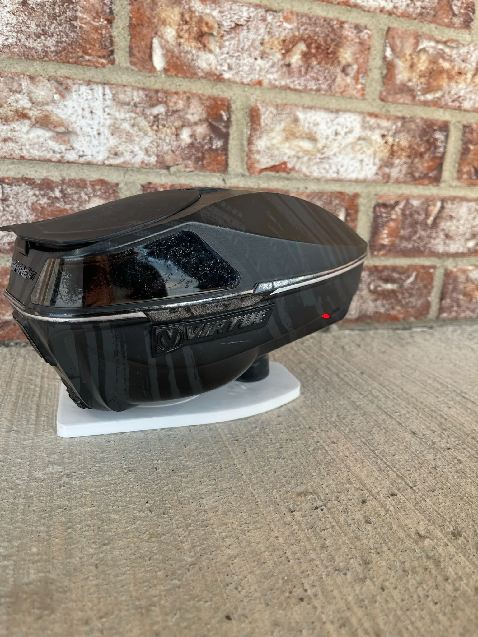 Used Virtue Spire 4 Paintball Loader - Graphic Chrome - Image 4