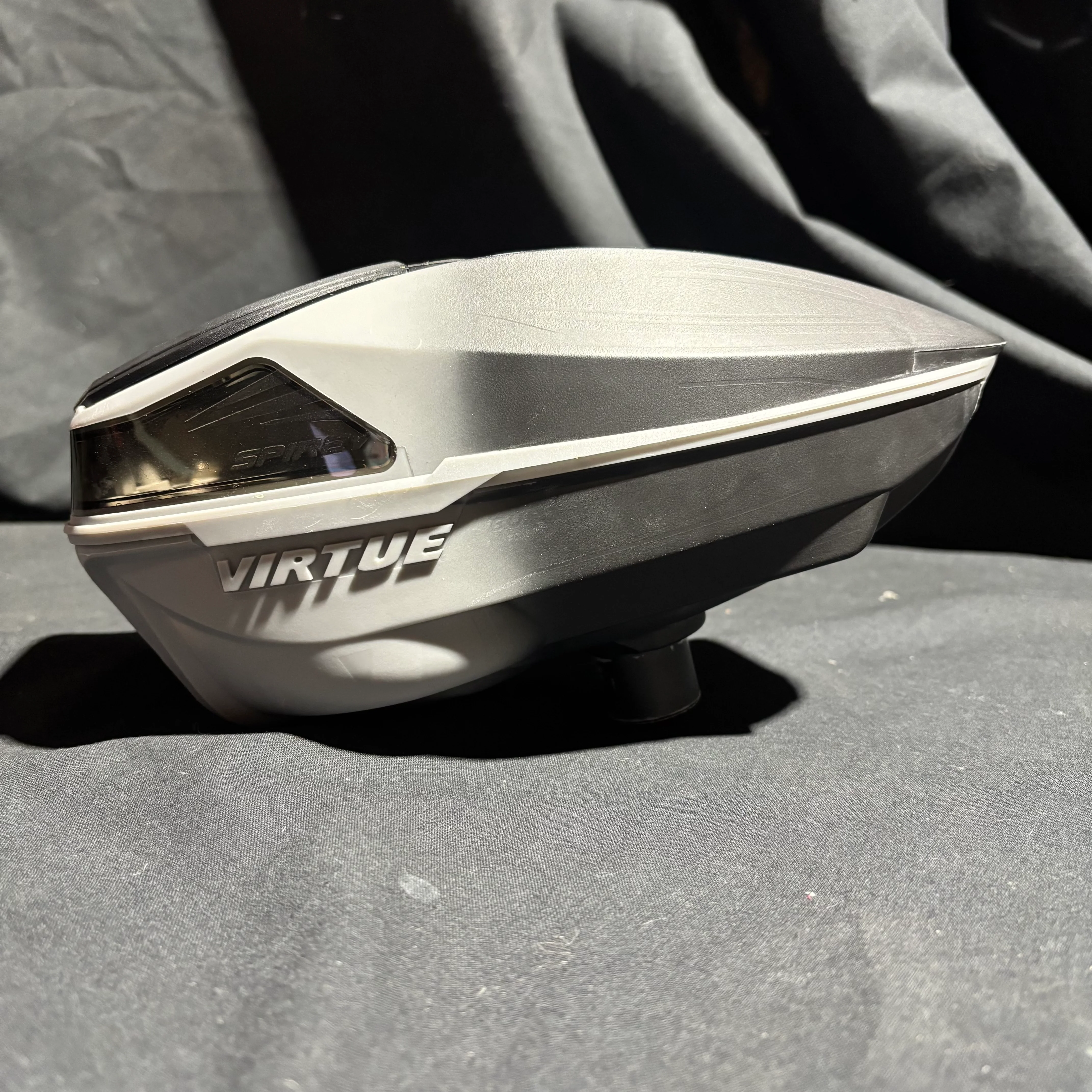 Used Virtue Spire 5 Paintball Loader - Silver/Black fade - Image 2
