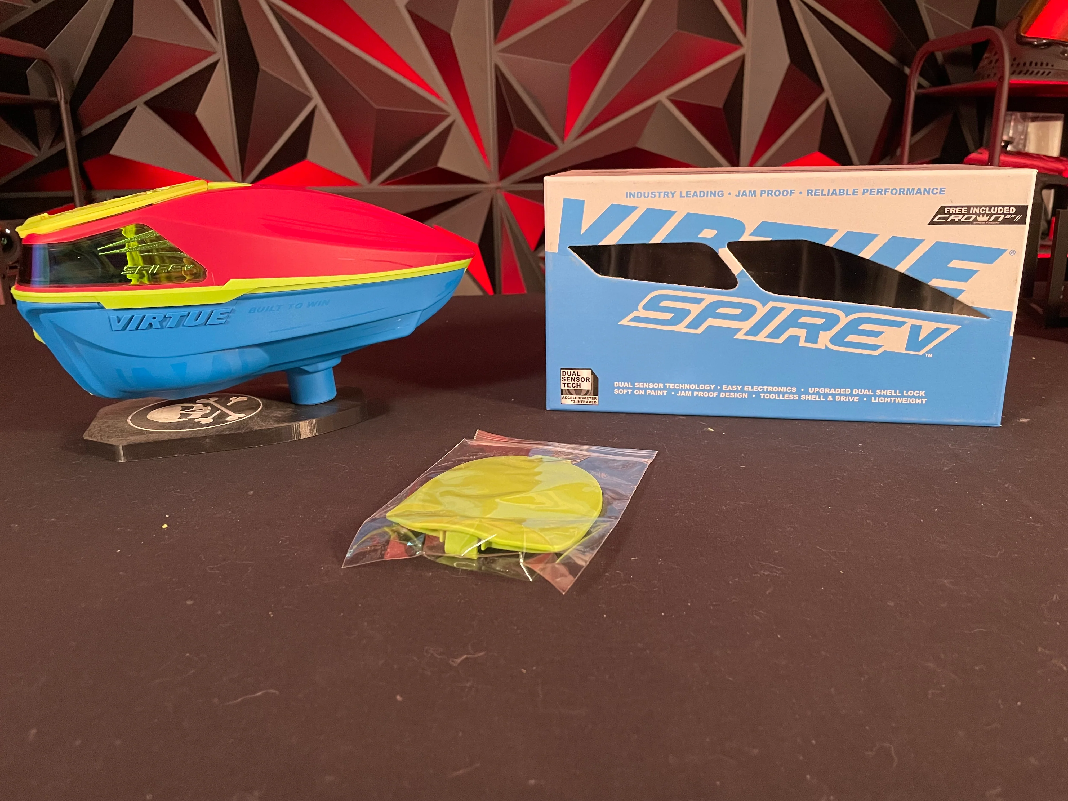 Used Virtue Spire 5 Paintball Loader - Red/Blue w/ Lime Accents - Image 6