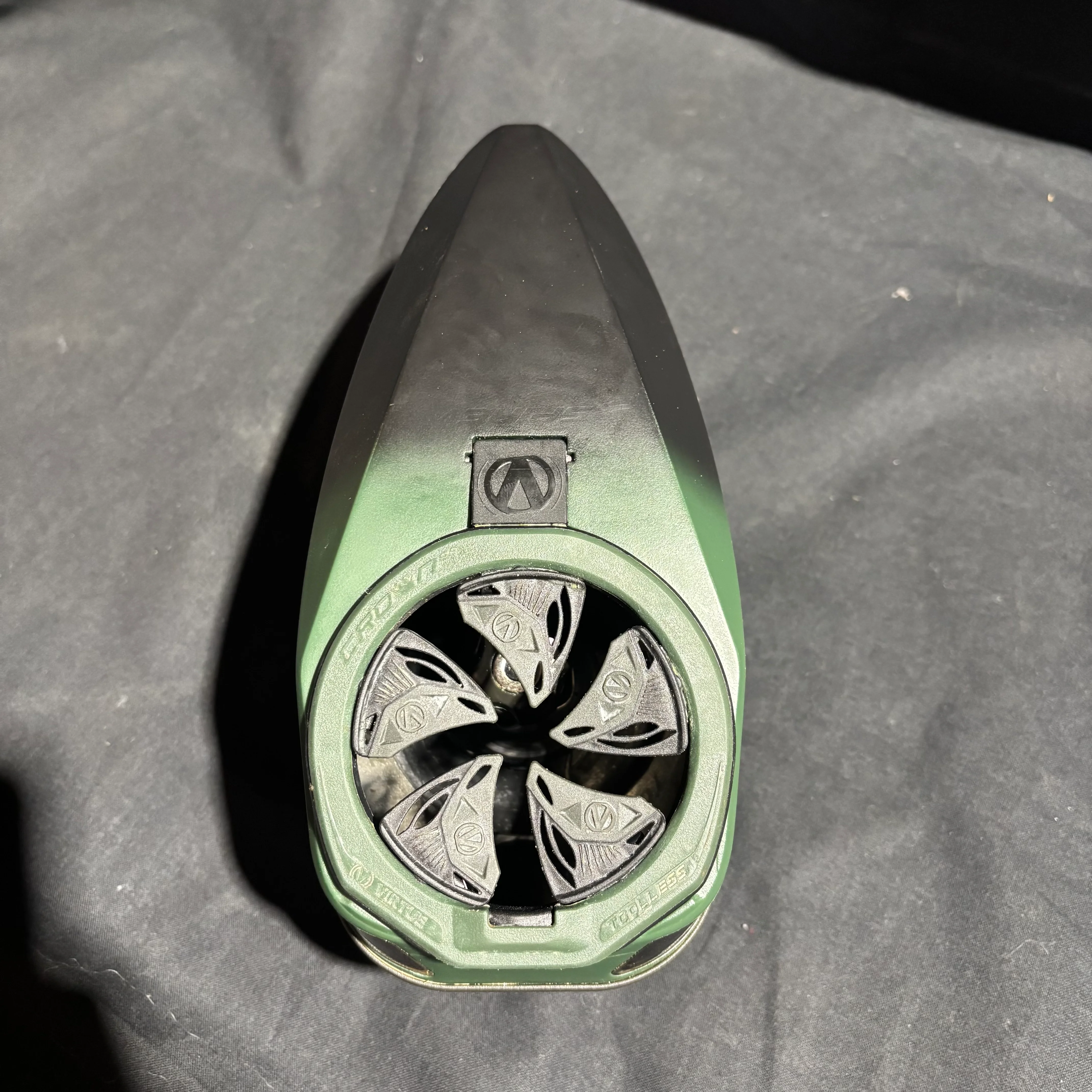 Used Virtue Spire 5 Paintball Loader - Green/Black fade - Image 3
