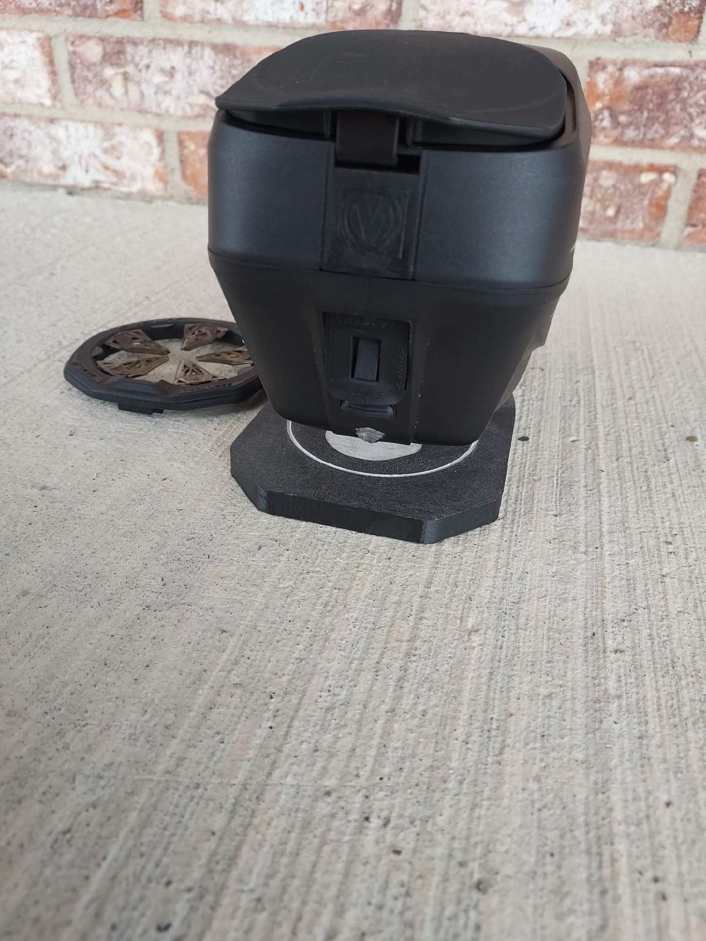 Used Virtue Spire IR2 Paintball Loader - Black w/ Black Crown Speed feed and Rain Lid - Image 4