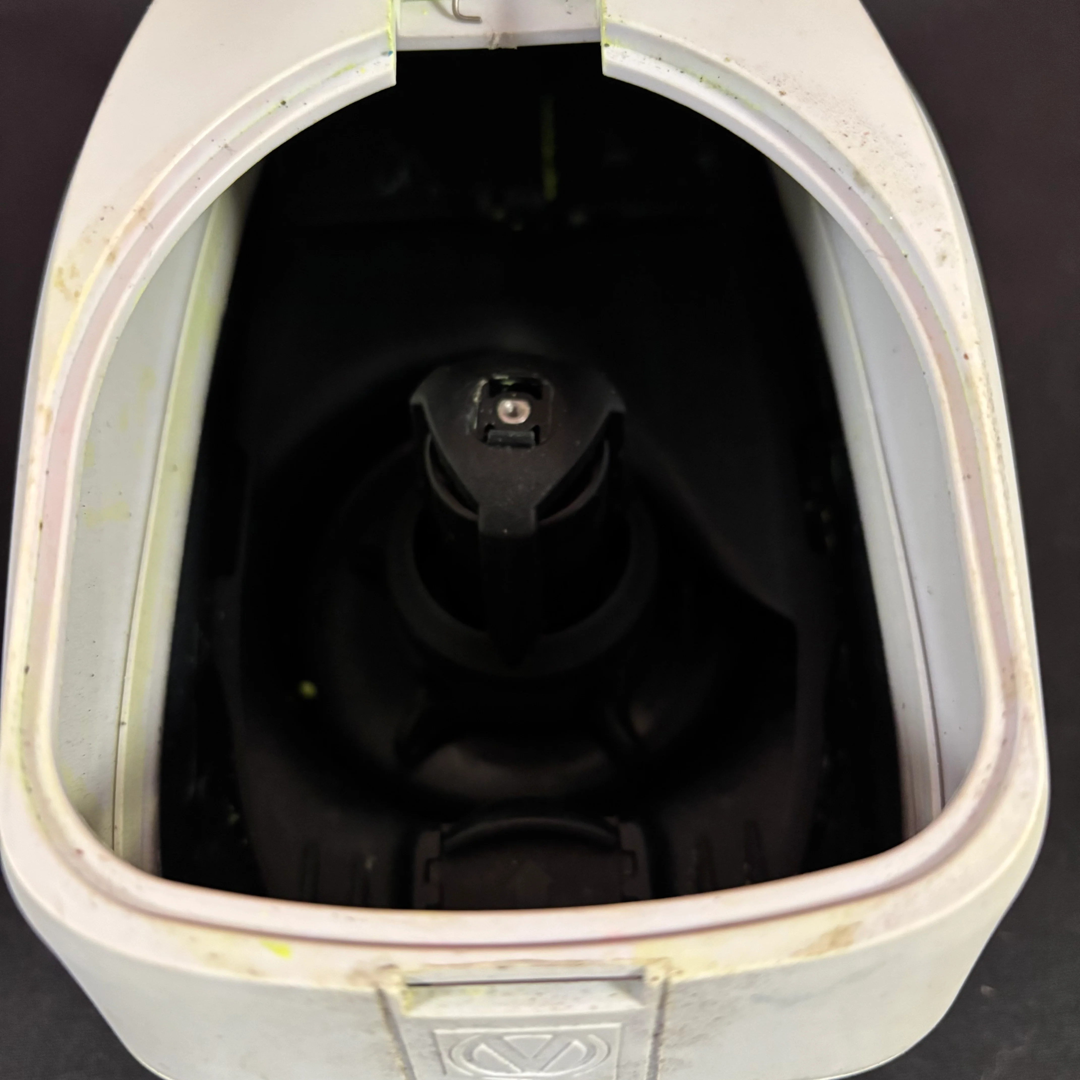Used Virtue Spire IR2 Paintball Loader - White w/ Speed Feed & Spring Ramp - Image 6