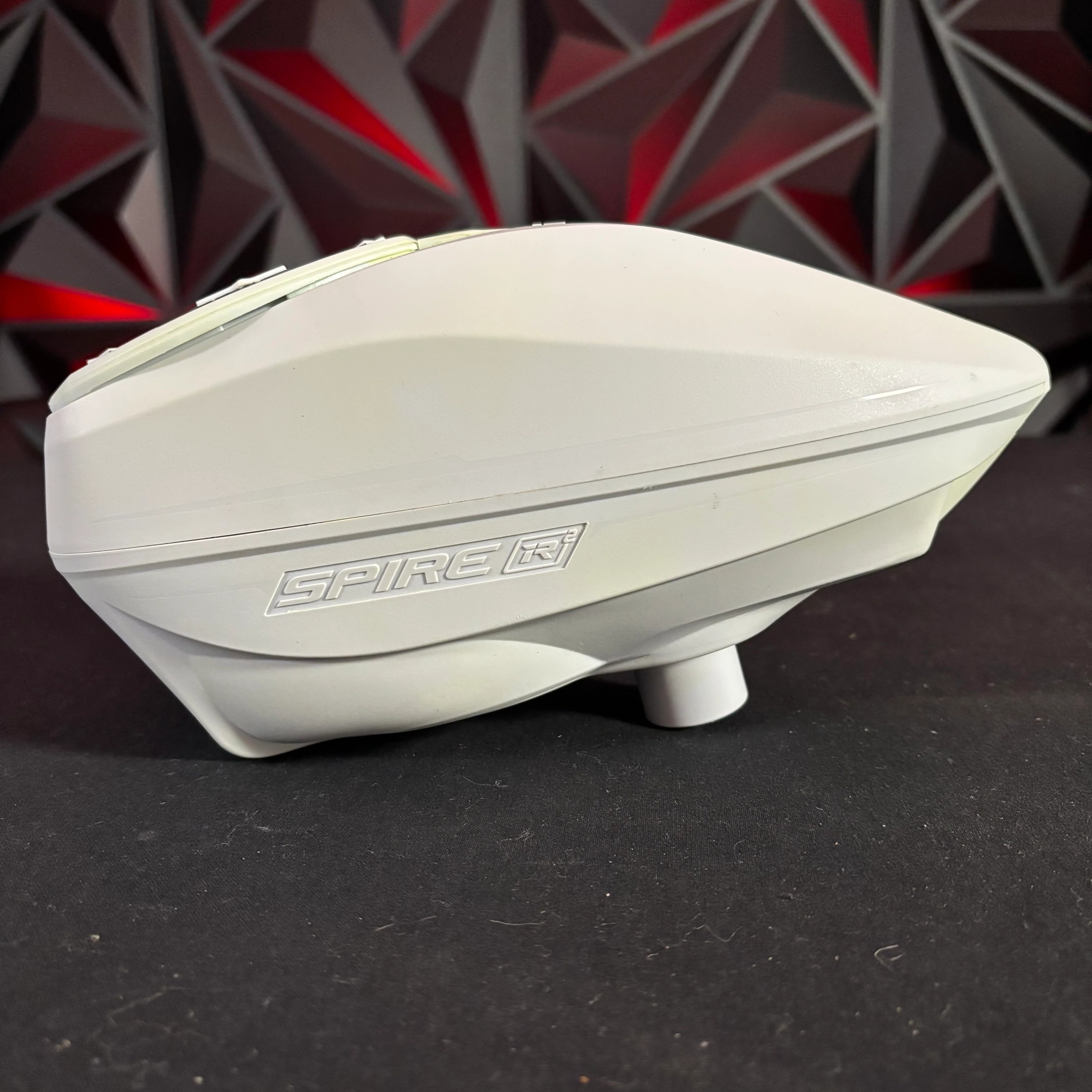 Used Virtue Spire IR2 Paintball Loader - White w/ Rain Lid and Speedfeed - Image 2