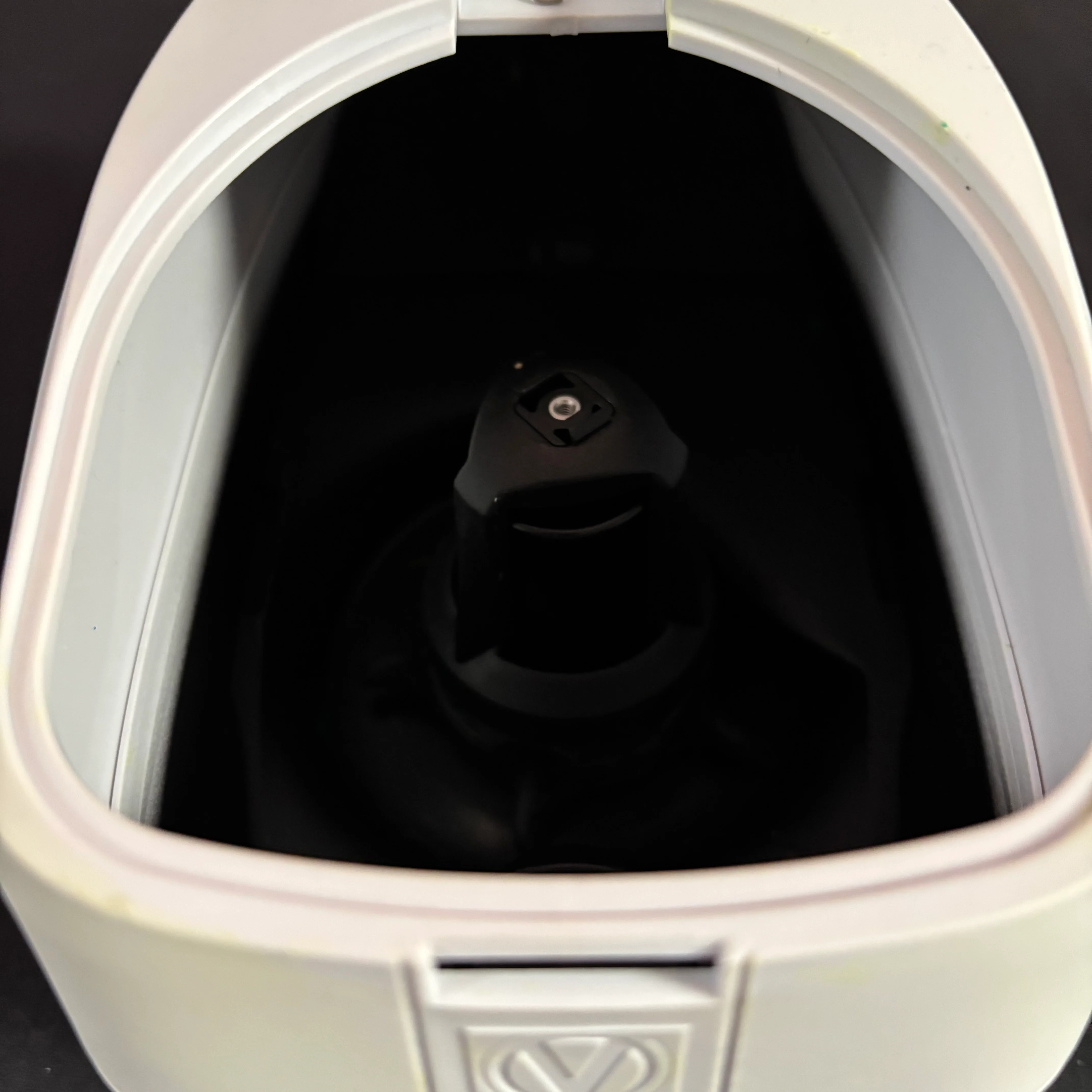 Used Virtue Spire IR2 Paintball Loader - White w/ Rain Lid and Speedfeed - Image 5