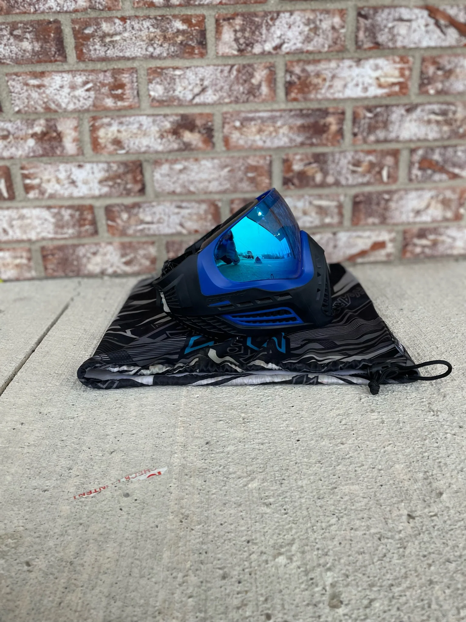 Used Virtue Vio Ascend Paintball Mask - Black/Blue w/ Soft Goggle Bag and Clear Lens - Image 3