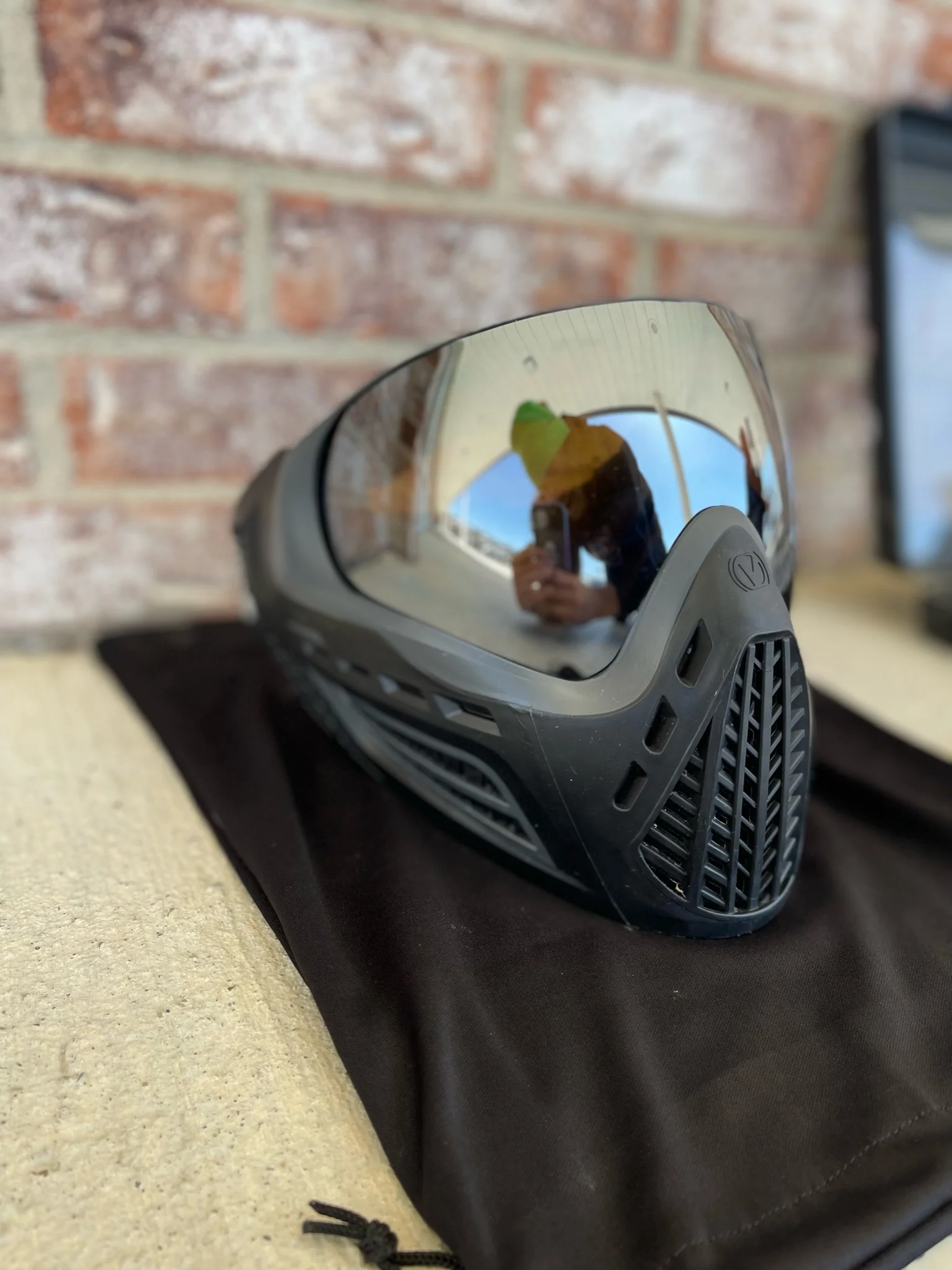 Used Virtue Vio Ascend Paintball Mask - Black with Soft Goggle Bag - Image 2