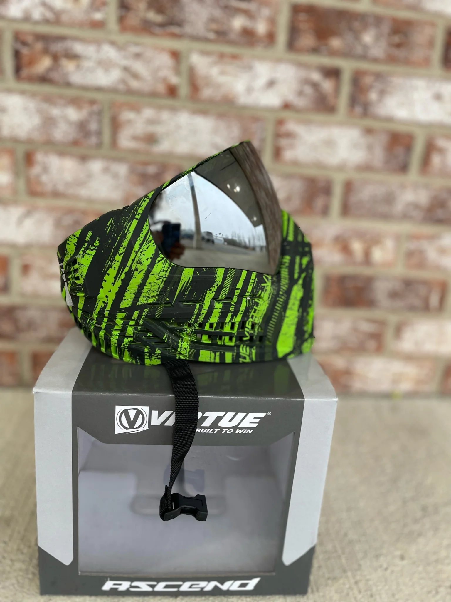 Used Virtue Vio Ascend Paintball Mask - Graphic Lime - Image 2