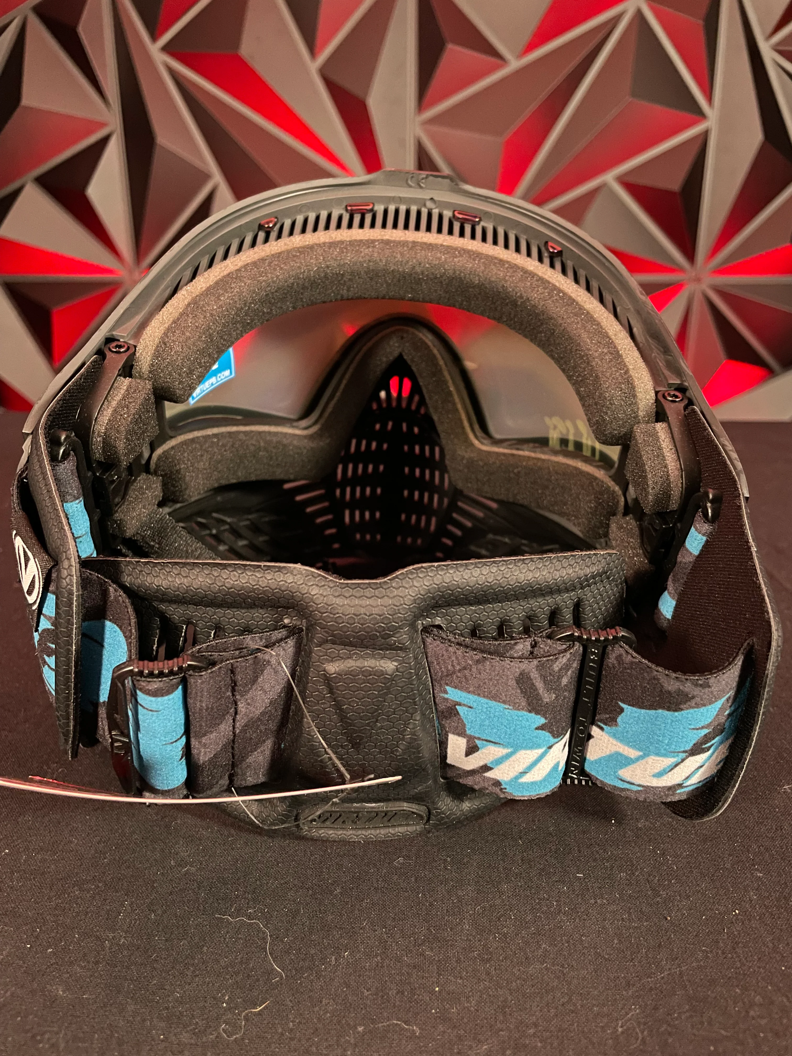Used Virtue Vio Contour 2 Paintball Mask - Graphic Black w/Soft Goggle Bag - Image 4
